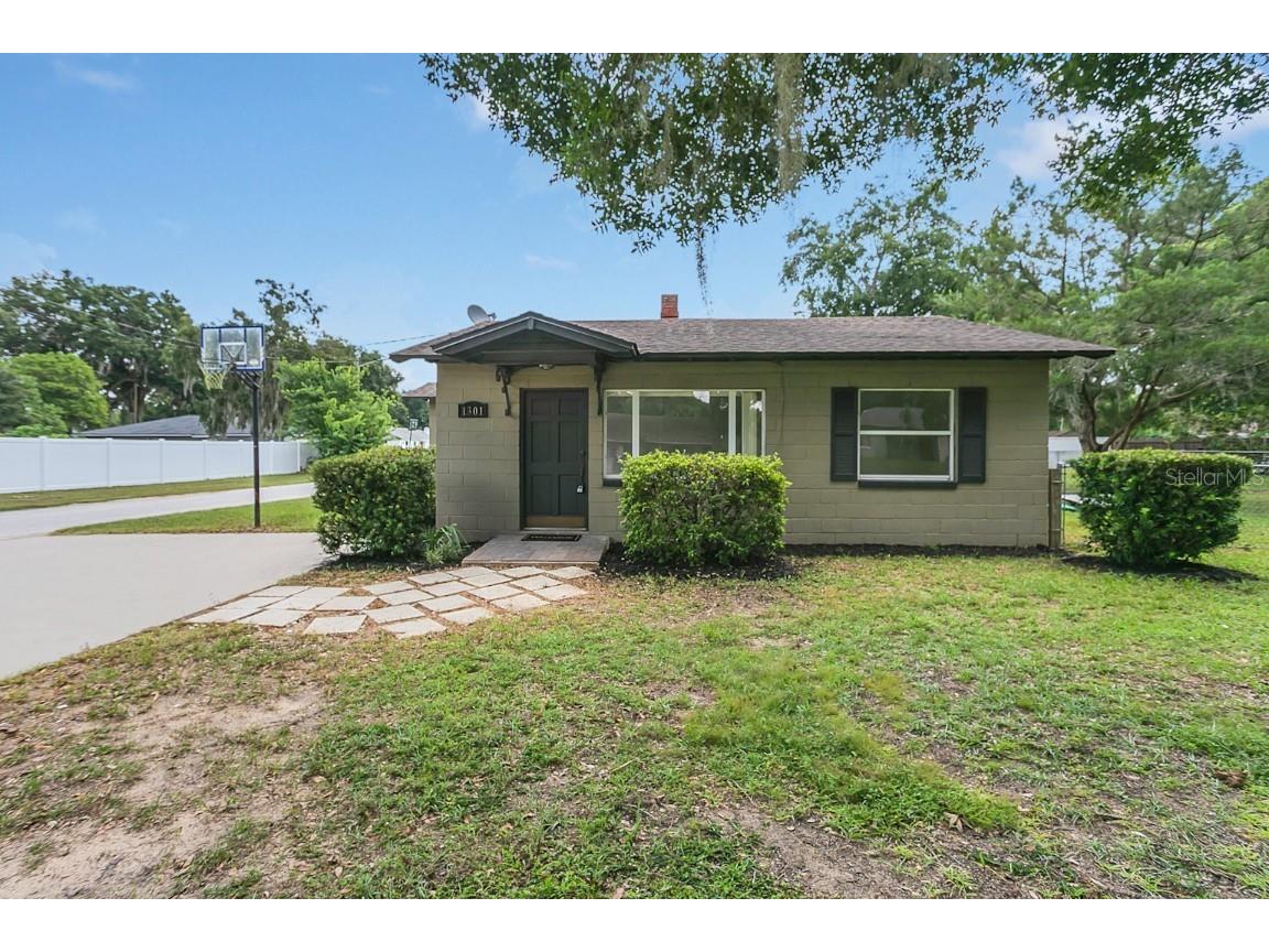 1301 S Center Street Eustis FL 32726 O6234407 image1