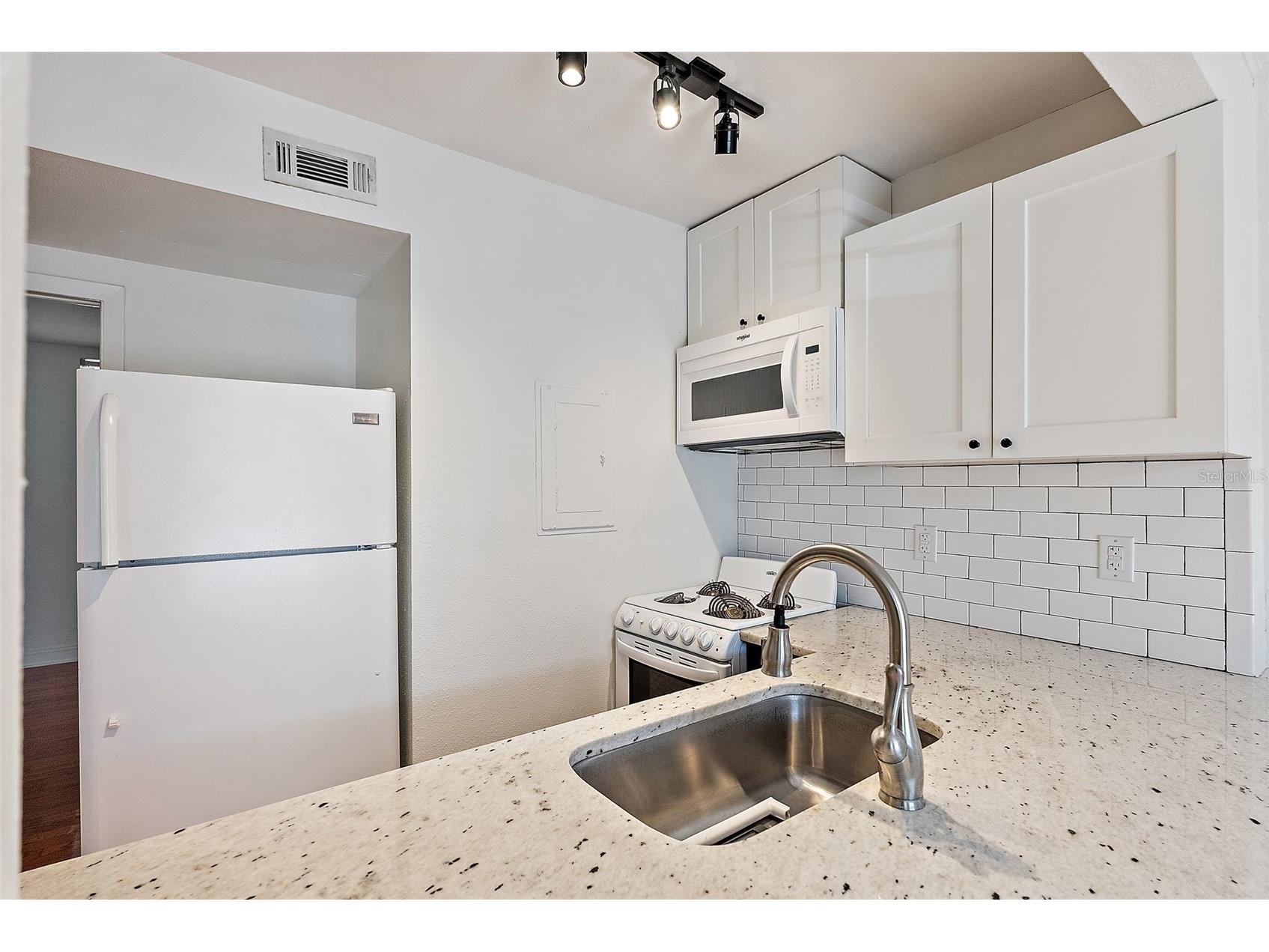 1301 S Howard Avenue #C12 Tampa FL 33606 TB8446091 image14