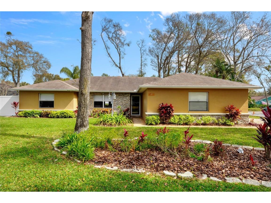 1301 Wandering Oaks Drive Ormond Beach FL 32174 V4934896 image1