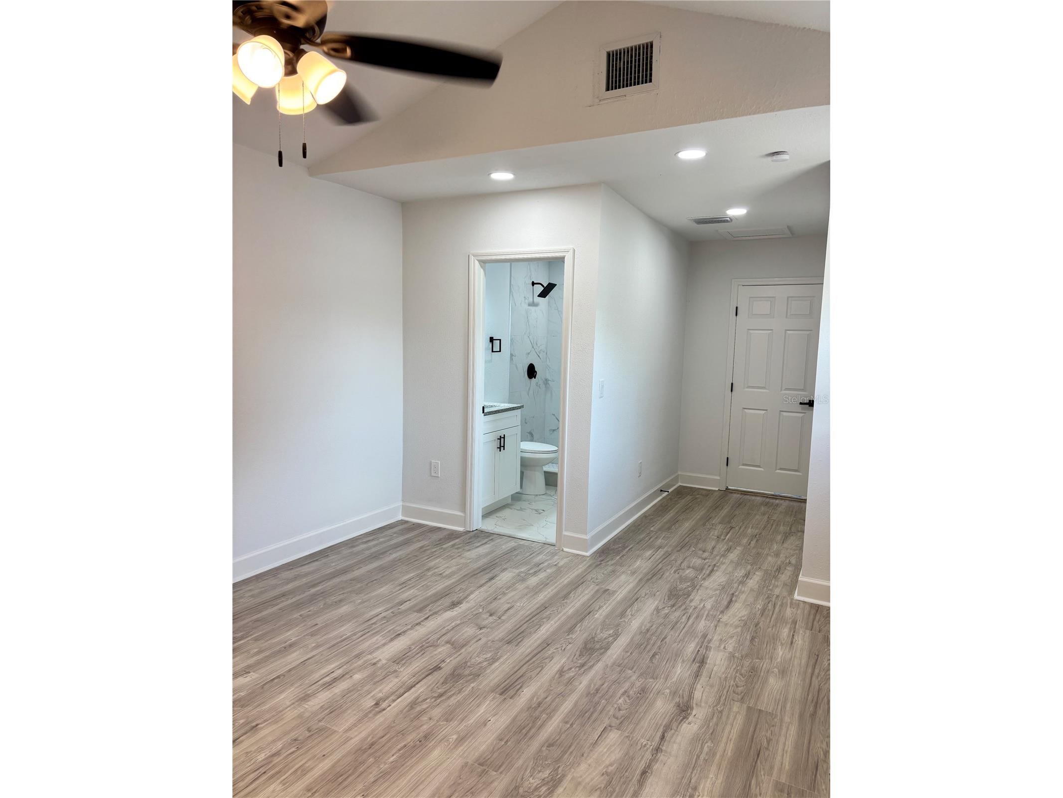 1301 Woodbine Street Clearwater FL 33755 TB8462652 image10