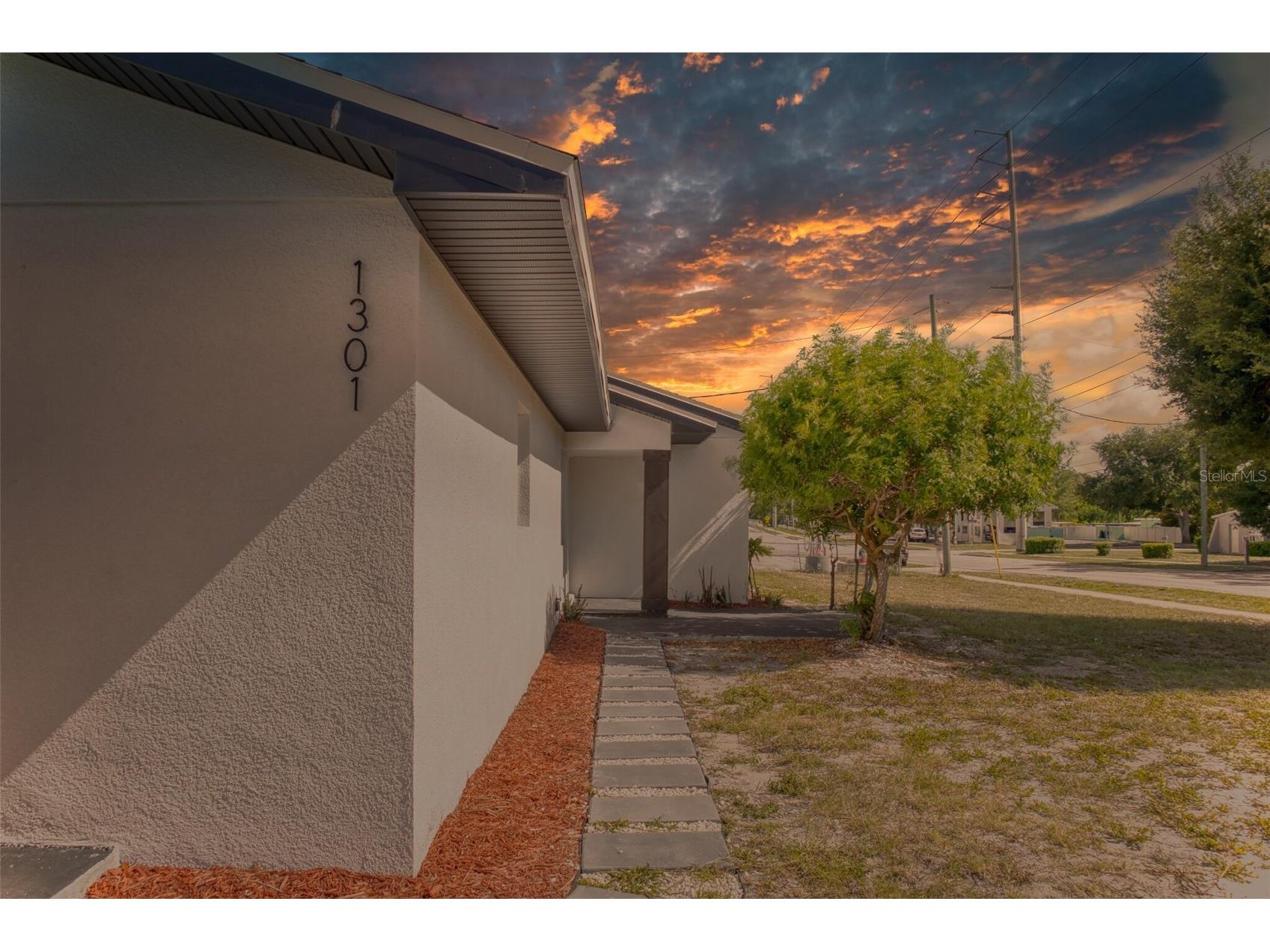 1301 Woodbine Street Clearwater FL 33755 TB8519188 image1