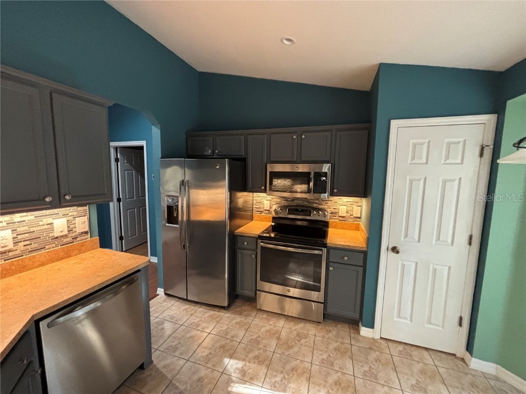 13014 NE 5th Place Silver Springs FL 34488 - LAKE WALDENA OM716023 image18