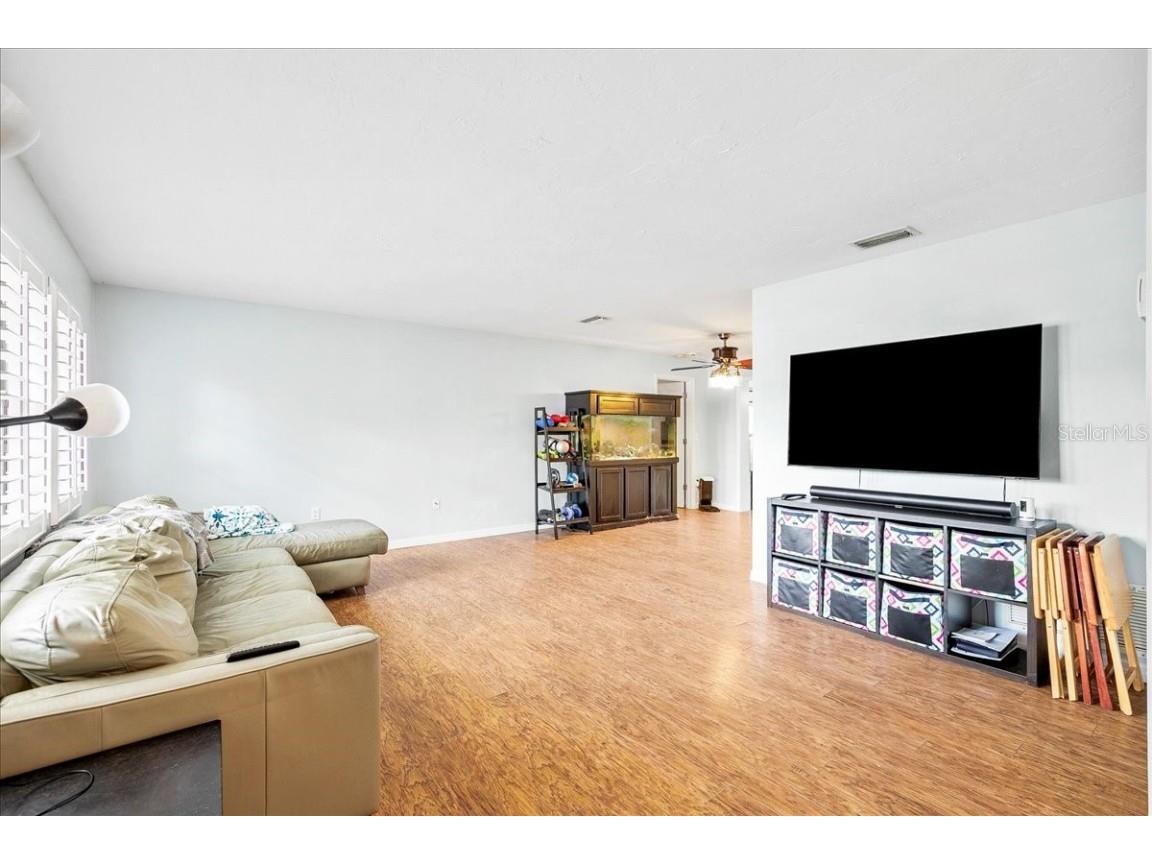 1302 Georgetowne Circle Sarasota FL 34232 O6320223 image5