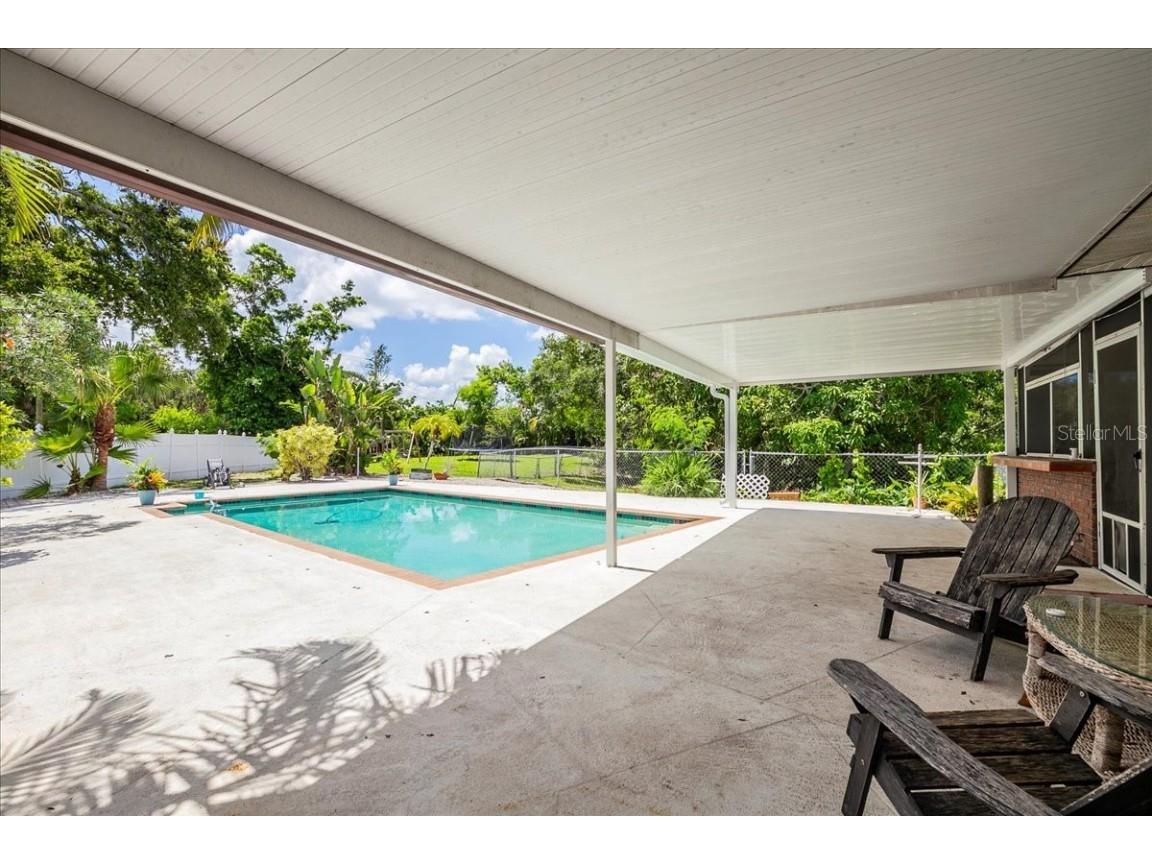 1302 Georgetowne Circle Sarasota FL 34232 O6346510 image23