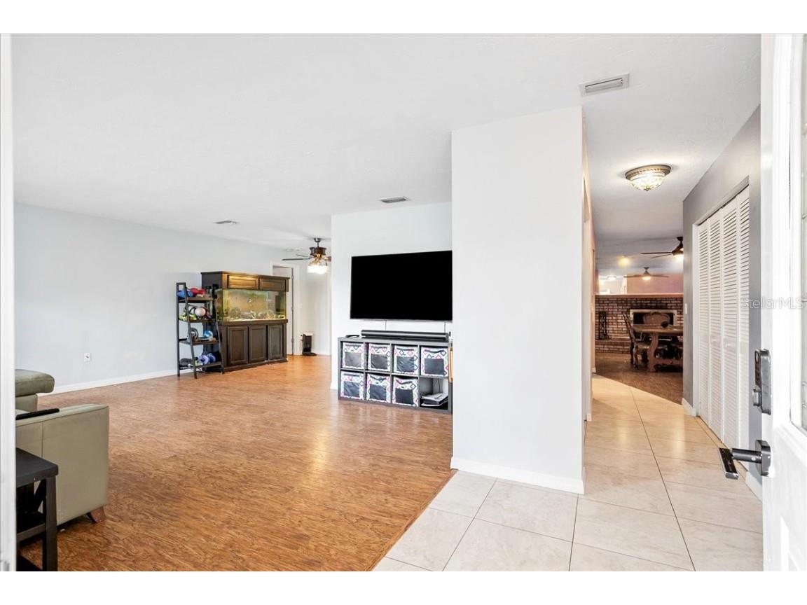 1302 Georgetowne Circle Sarasota FL 34232 O6346510 image4