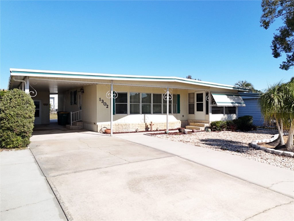 1302 Mohawk Circle Tavares FL 32778 G5090054 image1