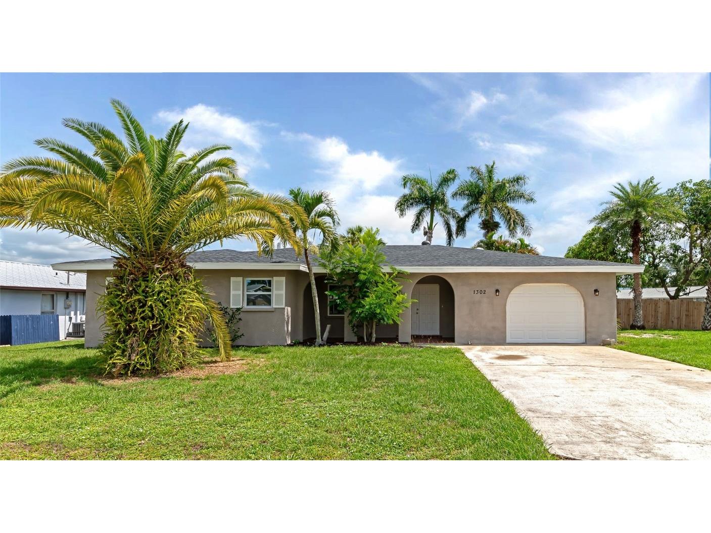 1302 Overbrook Road Englewood FL 34223 A4615255 image1