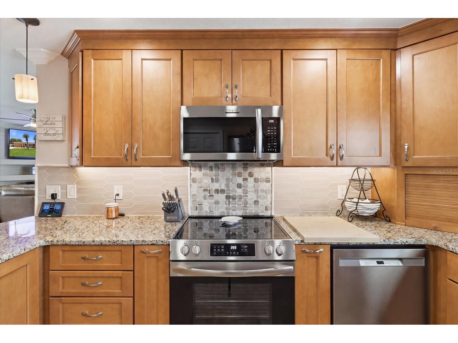 1302 SE Paradise Avenue Crystal River FL 34429 OM726711 image18