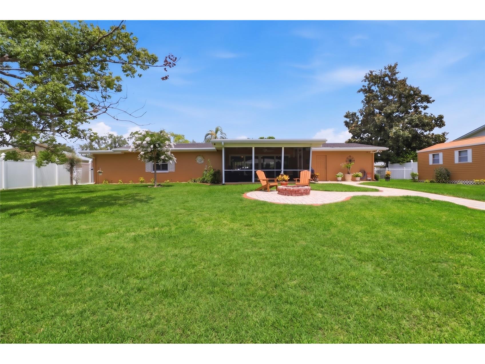 1302 SE Paradise Avenue Crystal River FL 34429 OM726711 image34