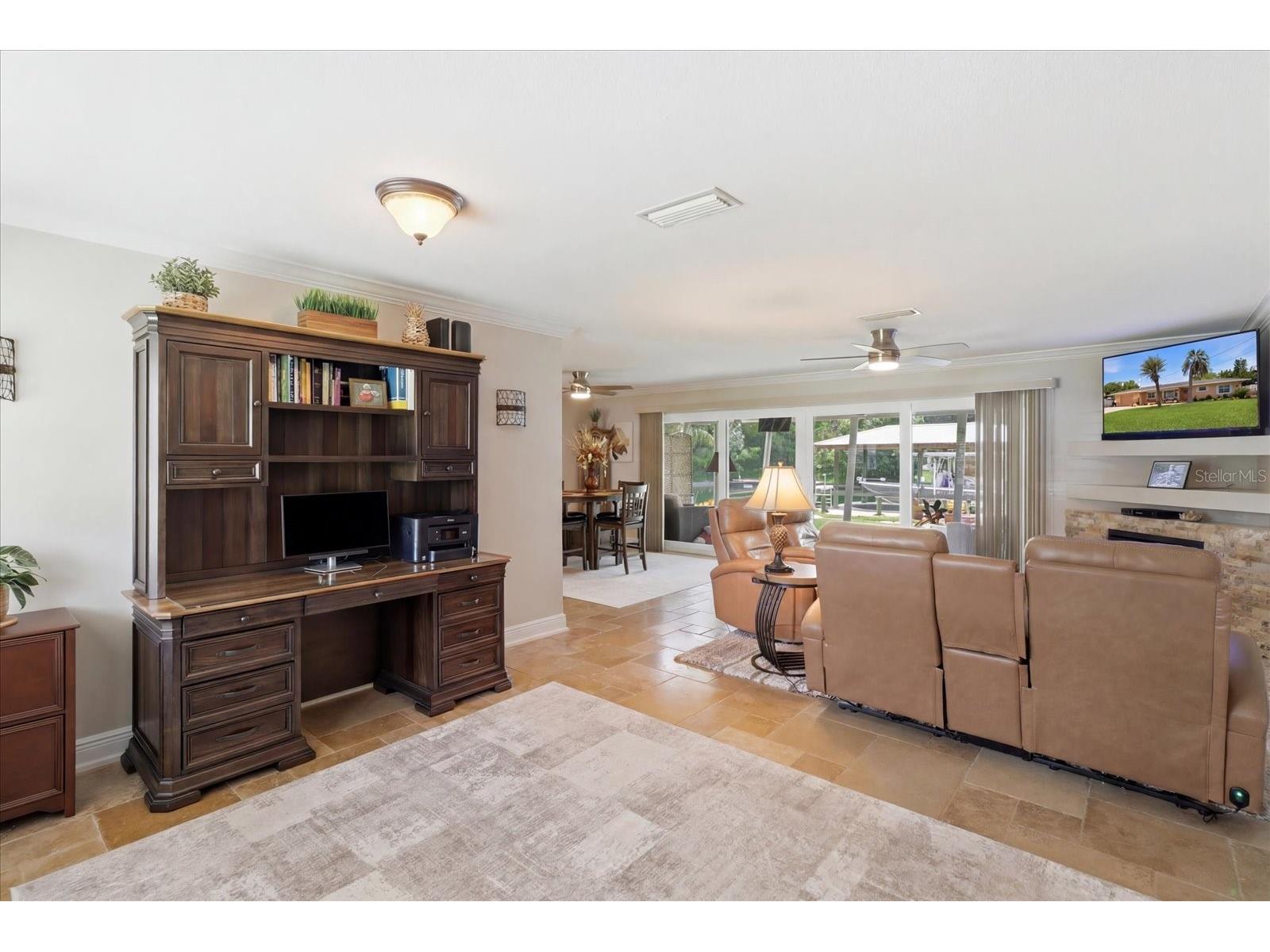 1302 SE Paradise Avenue Crystal River FL 34429 OM726711 image6