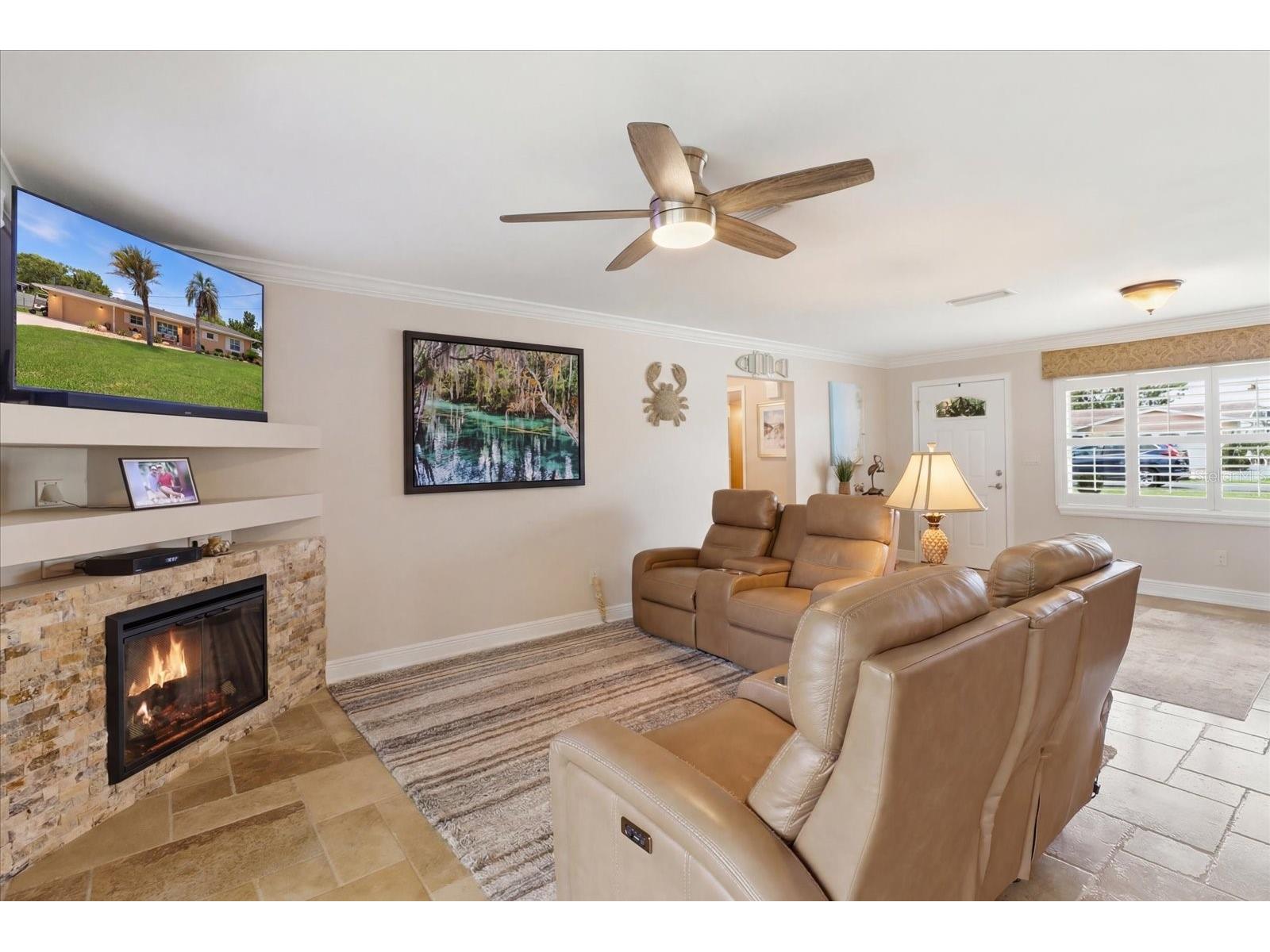 1302 SE Paradise Avenue Crystal River FL 34429 OM726711 image8