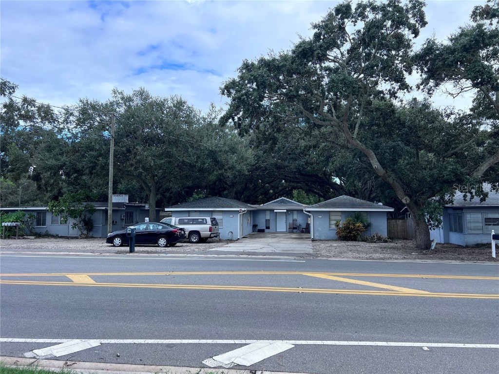 1302 Sunset Pt Rd Clearwater FL 33755 W7877665 image4