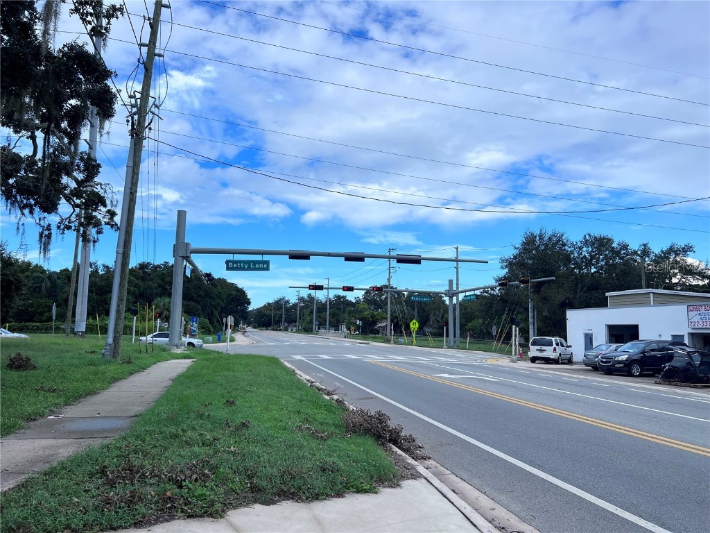 1302 Sunset Pt Rd Clearwater FL 33755 W7877665 image5