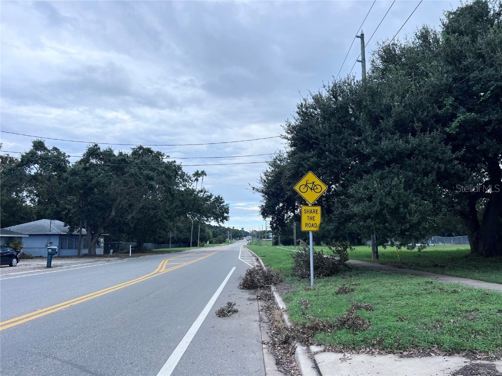 1302 Sunset Pt Rd Clearwater FL 33755 W7877665 image6