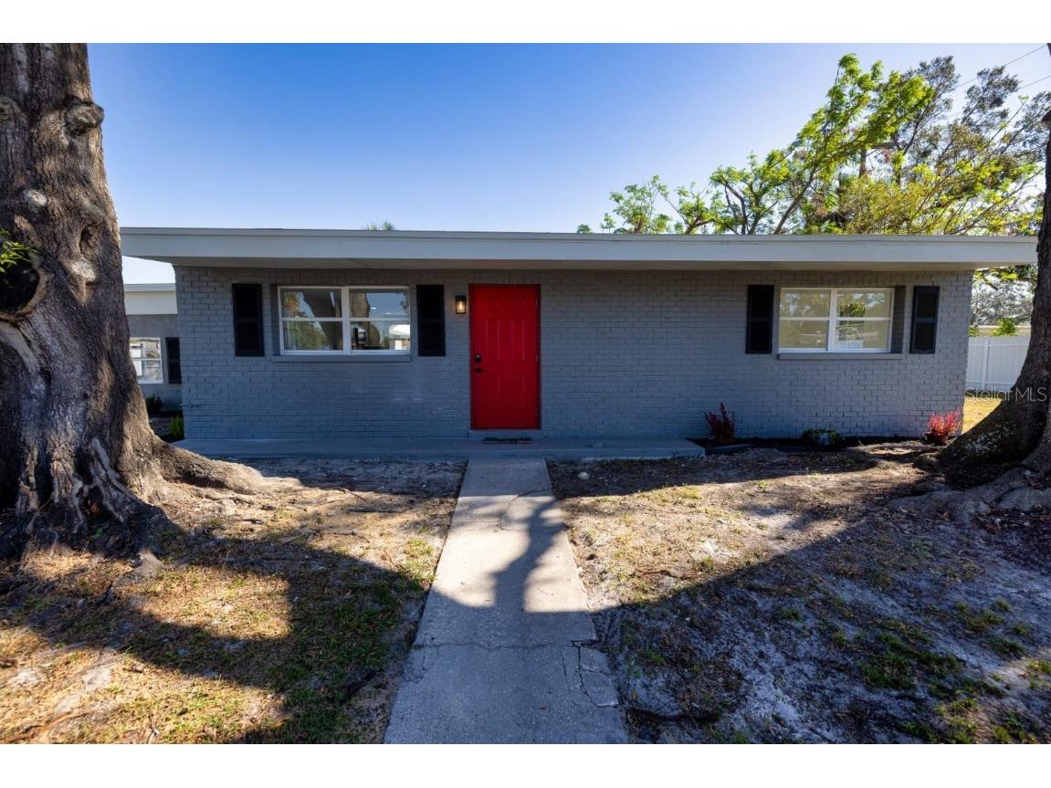 1302 Warrington Way Tampa FL 33619 TB8322340 image1
