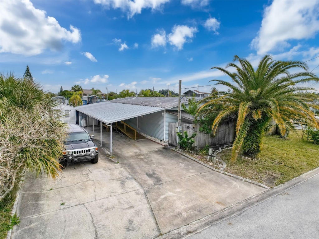 13020 Beacon Court Hudson FL 34667 - CANAL DIRECT TO GULF OF MEXICO W7871994 image1