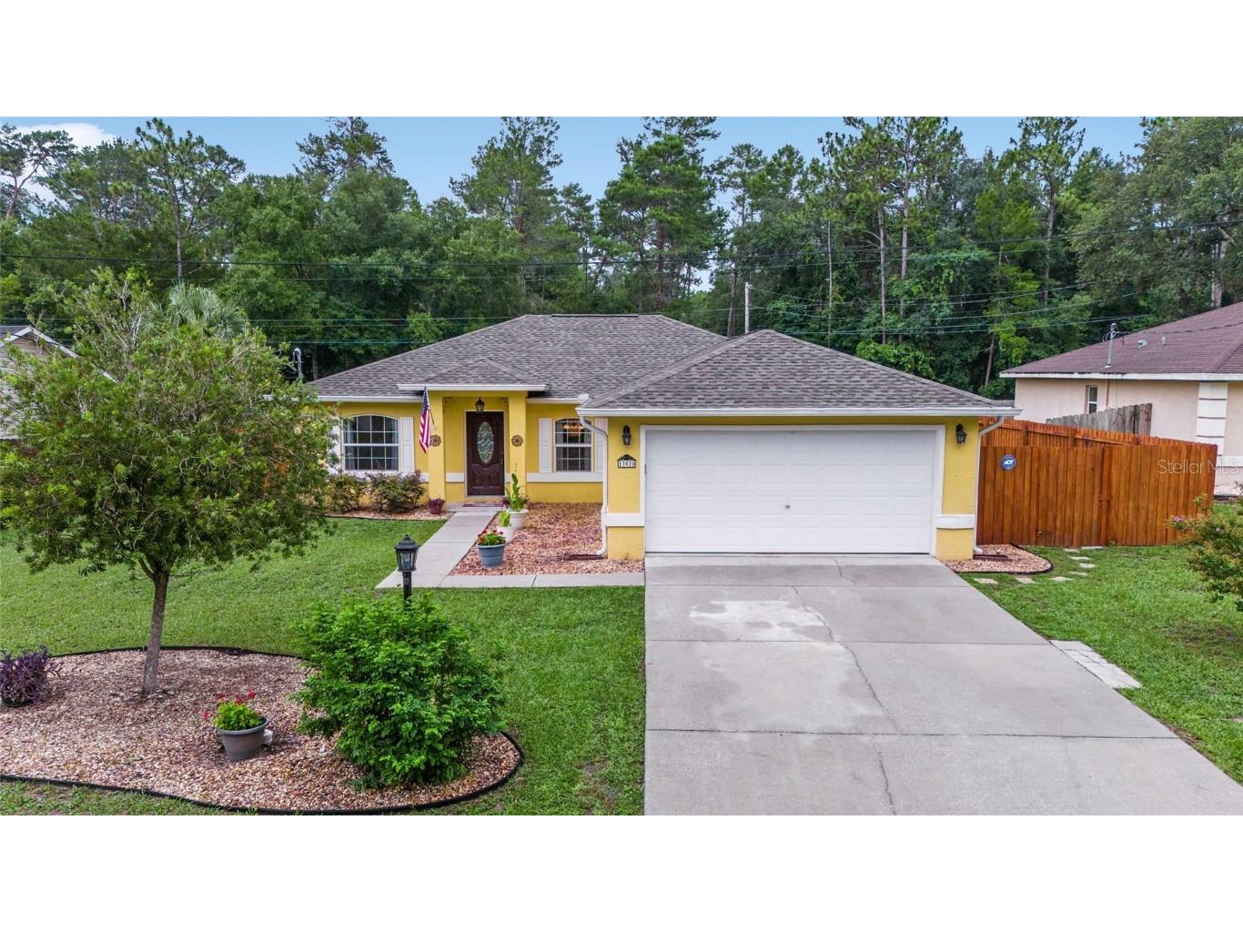 13020 NE 5th Place Silver Springs FL 34488 - LAKE WALDENA OM681903 image1