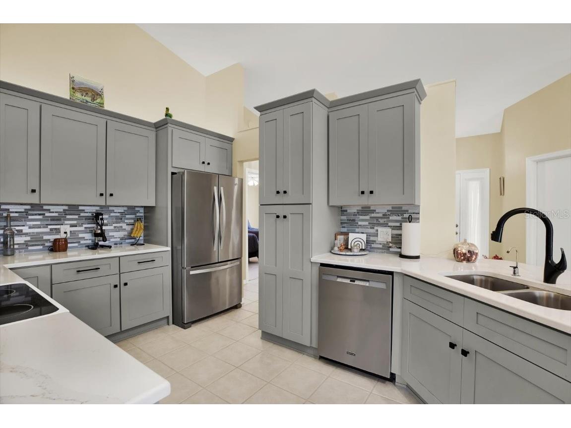 13021 Pinnacle Lane Hudson FL 34669 - DRAINAGE LAKE W7880301 image2