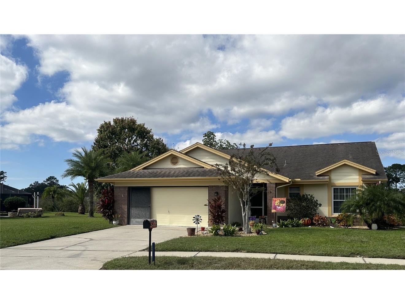 13021 Pinnacle Lane Hudson FL 34669 - DRAINAGE LAKE W7880301 image4