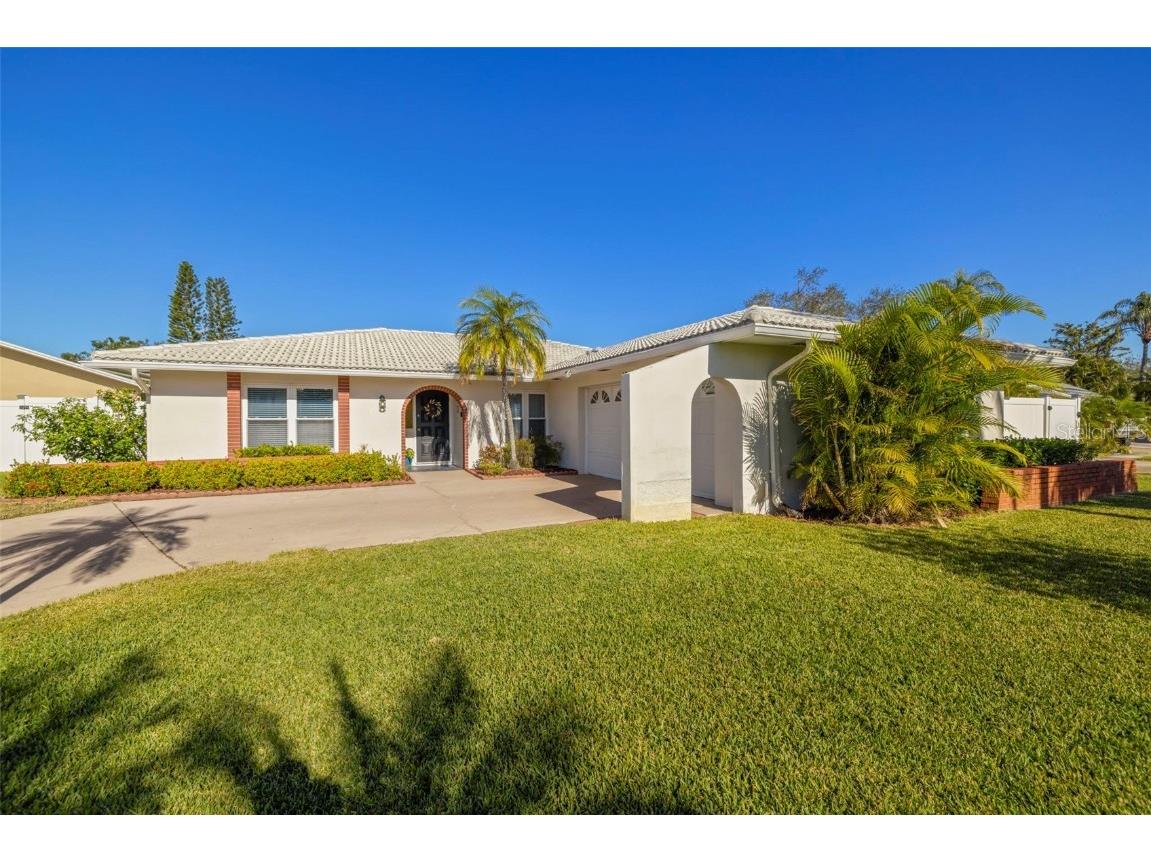 13025 Forest Drive Seminole FL 33776 TB8337243 image1