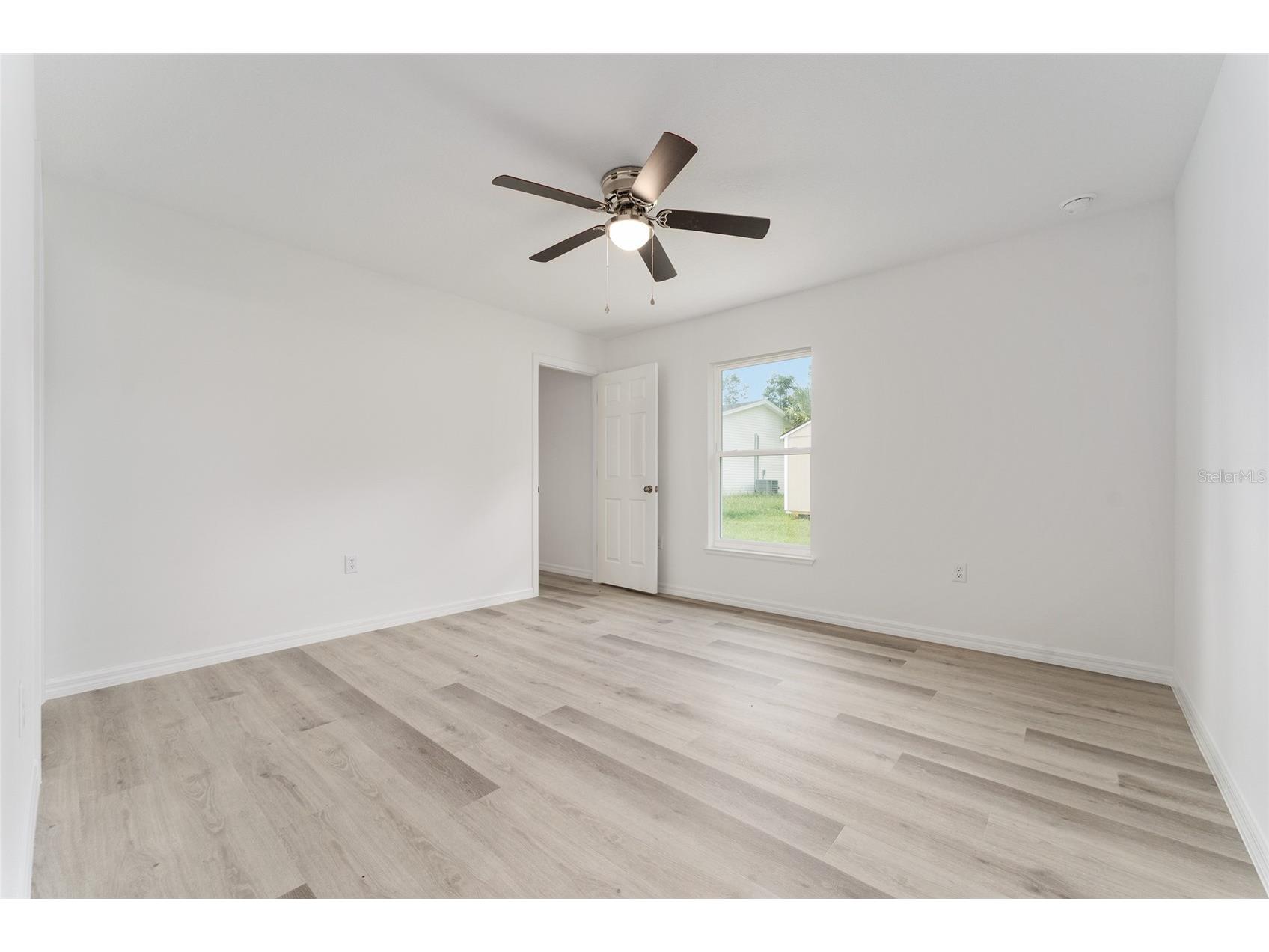 13027 NE 5th Place Silver Springs FL 34488 OM716273 image23