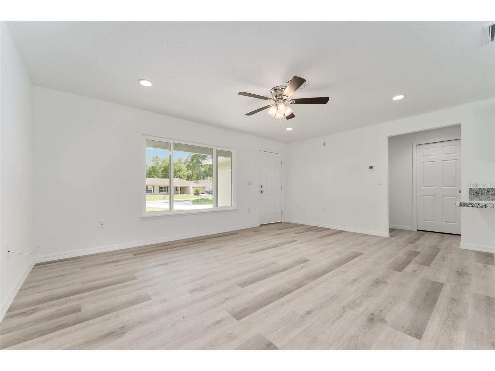 13027 NE 5th Place Silver Springs FL 34488 OM716273 image8