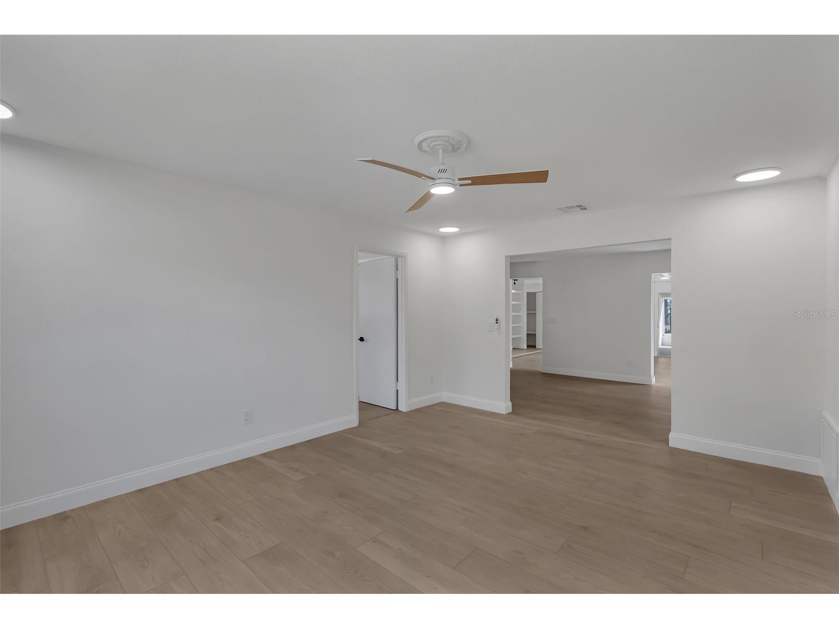 1303 Charles Street Orlando FL 32808 OM718583 image3