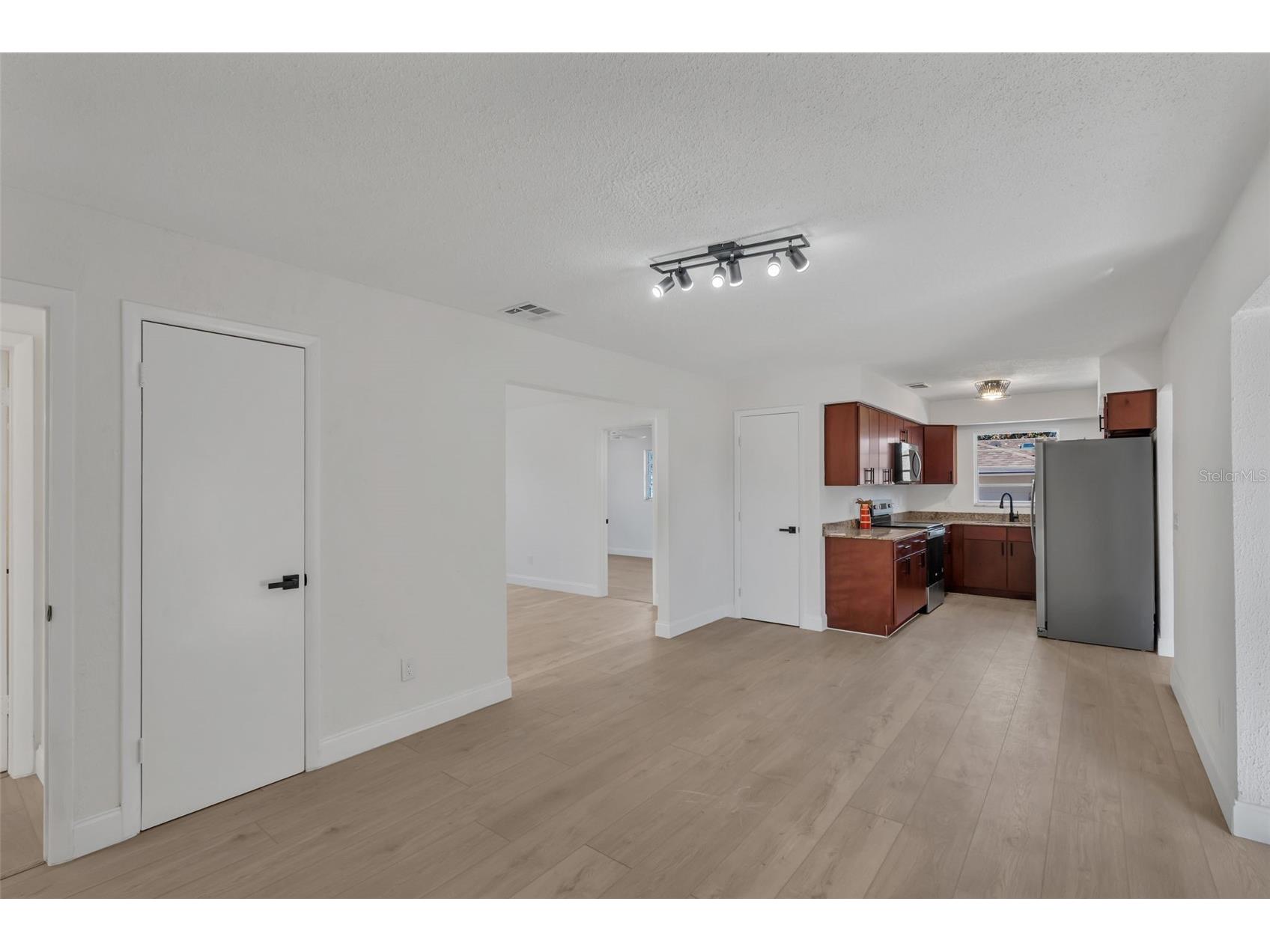 1303 Charles Street Orlando FL 32808 OM718583 image9