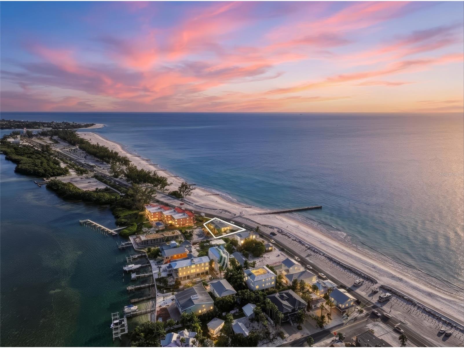 1303 Gulf Drive S #2 Bradenton Beach FL 34217 TB8466465 image2