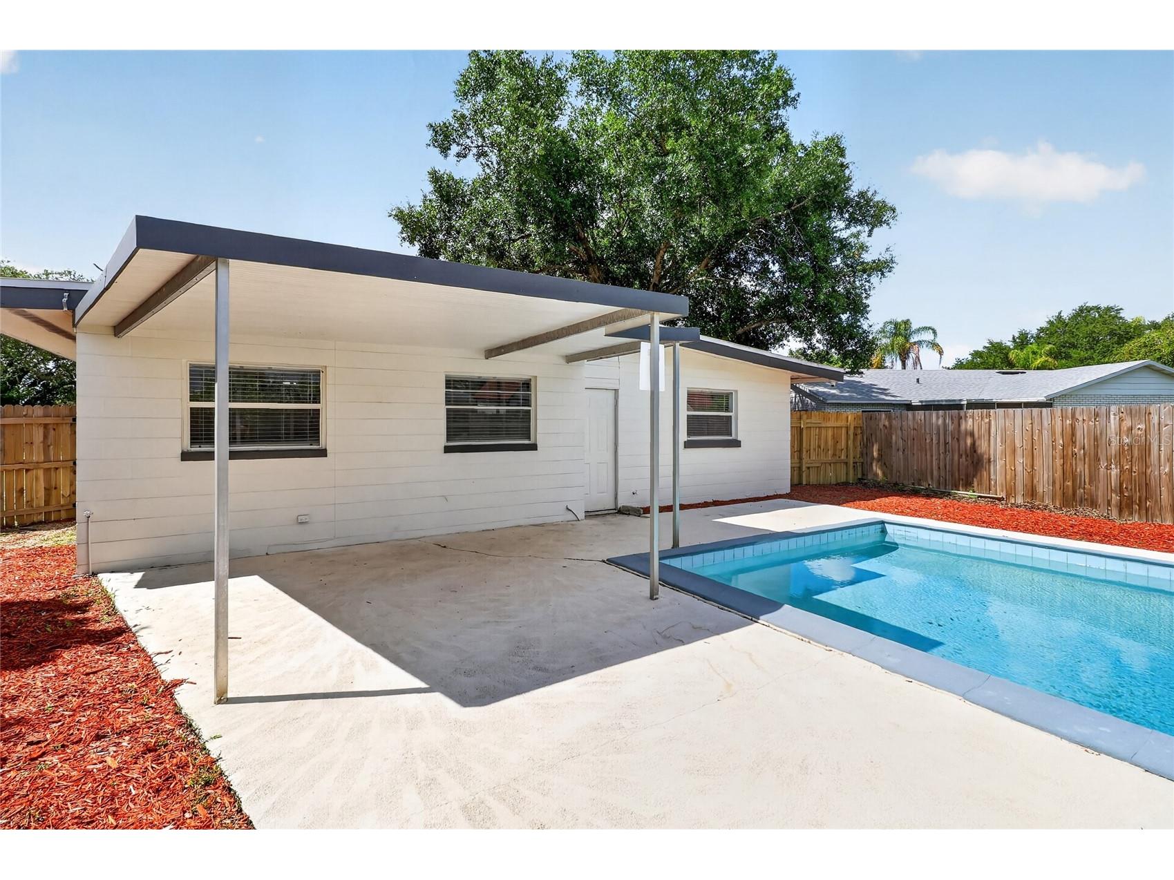 1303 NE Stately Oaks Drive NW Winter Haven FL 33881 L4962781 image2