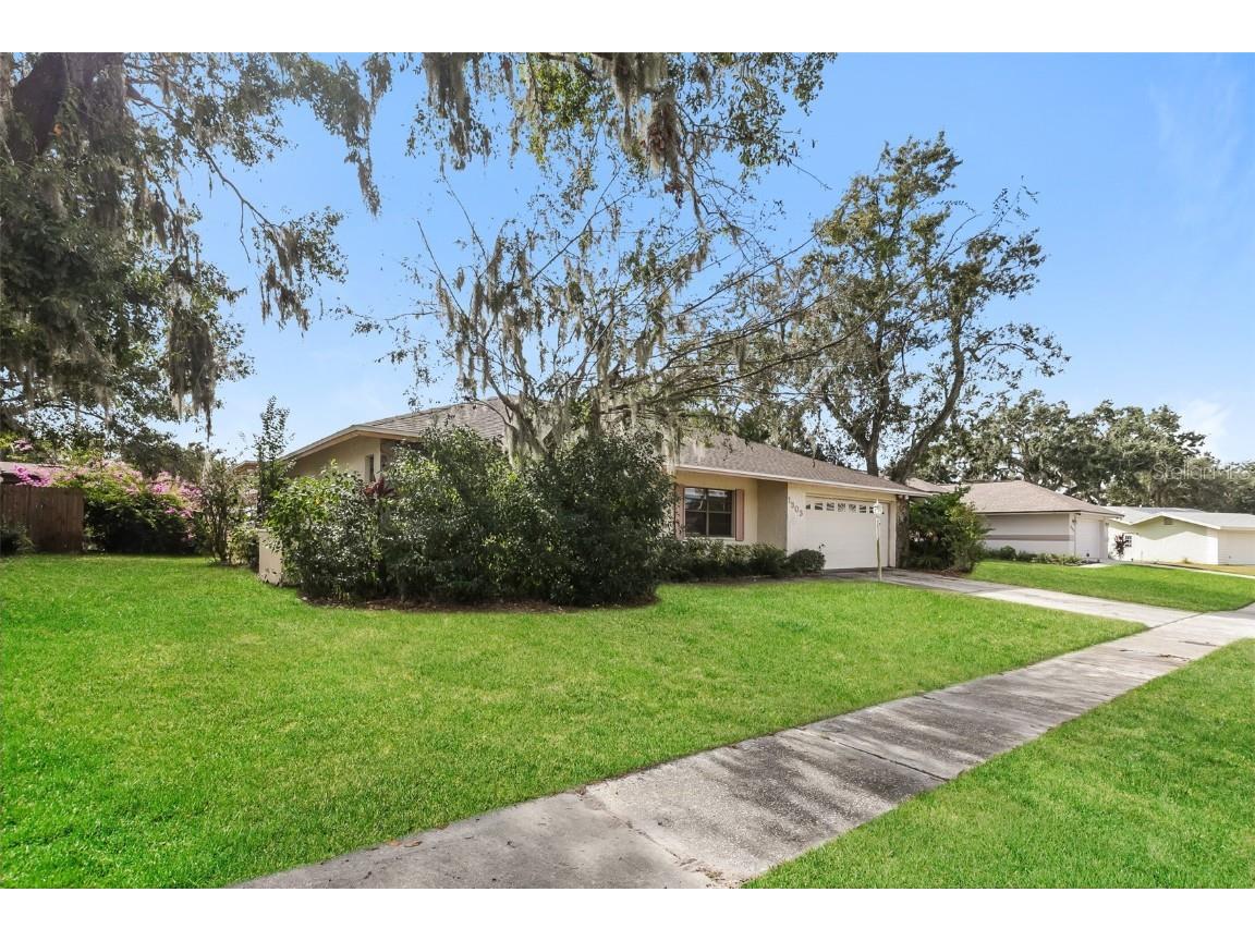 1303 Sandalwood Drive Plant City FL 33563 O6366018 image2