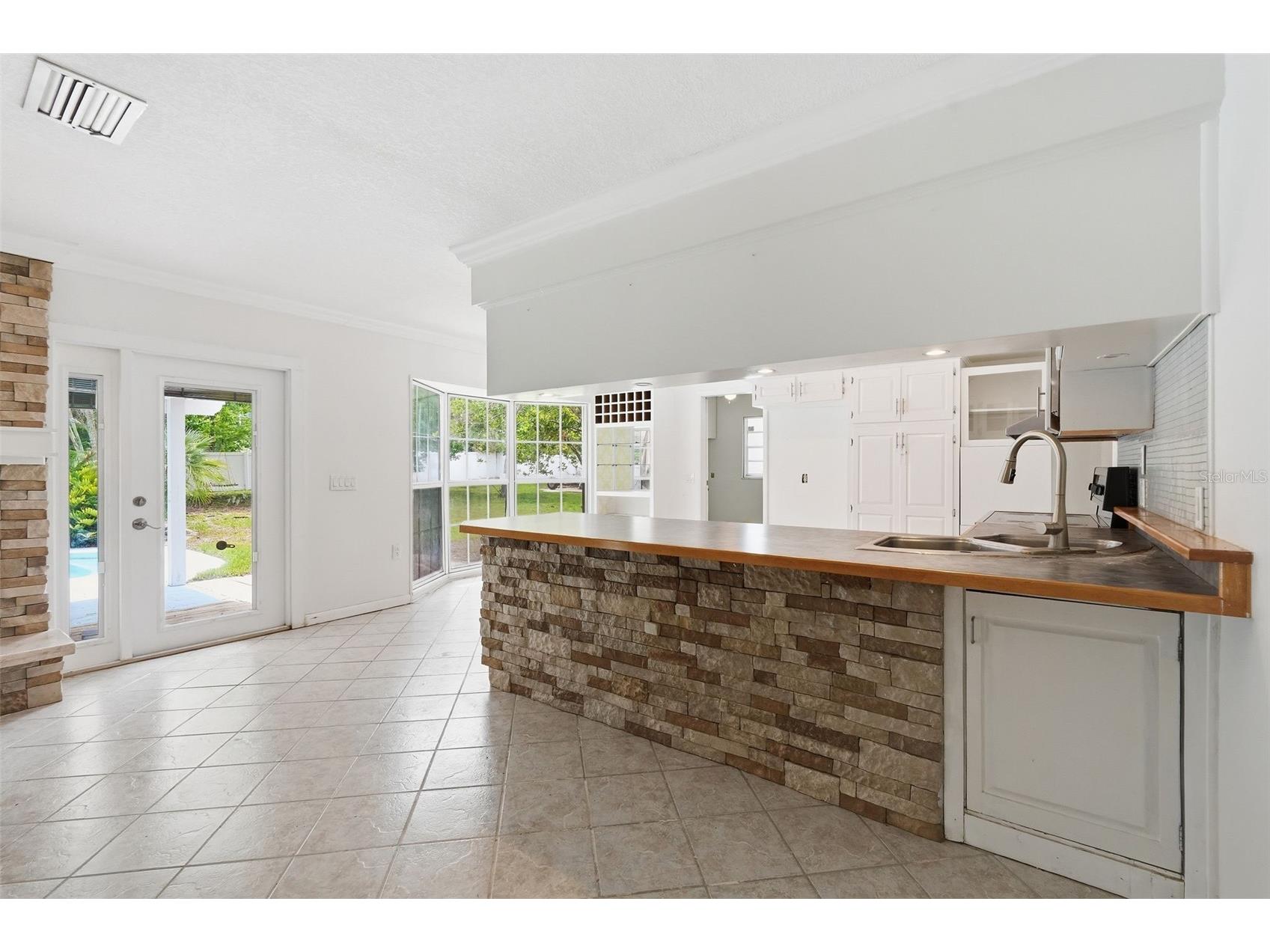 1303 Wallwood Drive Brandon FL 33510 TB8512619 image10