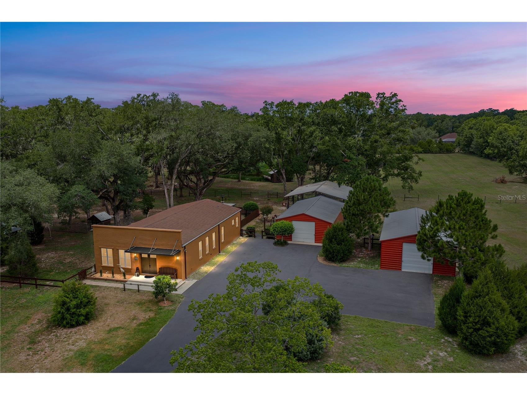 13031 Bellamy Brothers Boulevard Dade City FL 33525 - PRIVATE SPRING FED POND TB8522450 image1