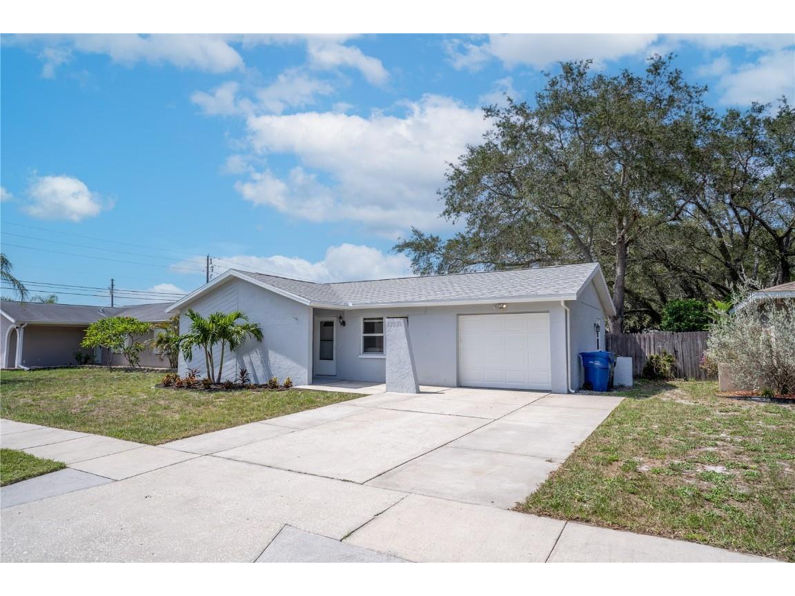 13039 124th Avenue Largo FL 33774 U8208685 image1