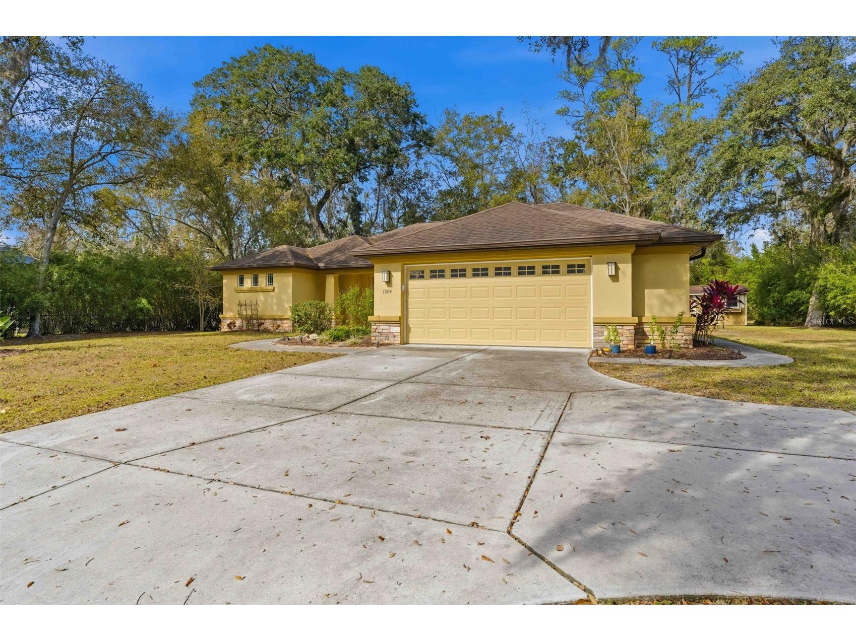 1304 Candlelight Boulevard Brooksville FL 34601 TB8461129 image1