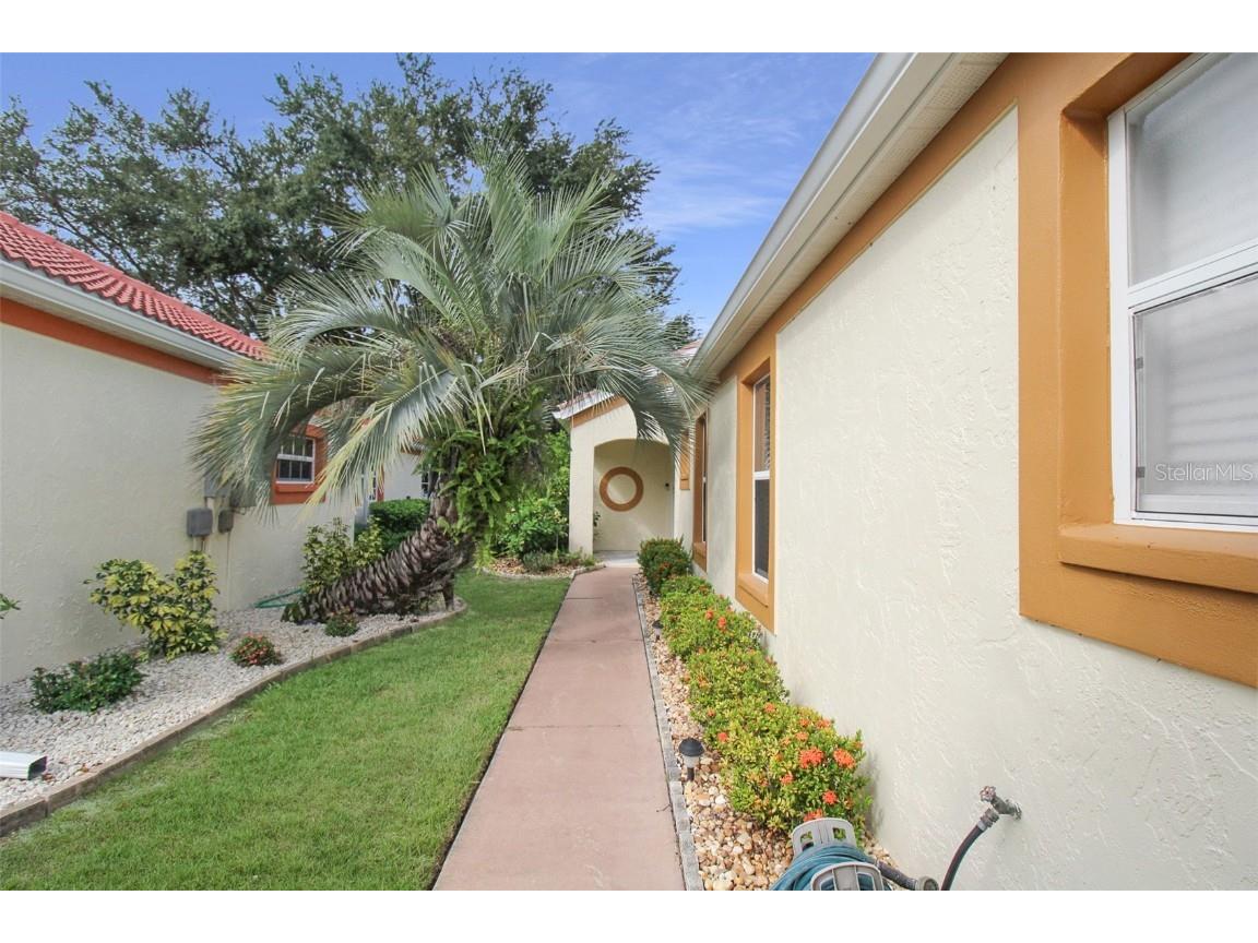 1304 Capri Isles Boulevard #31 Venice FL 34292 A4649799 image4