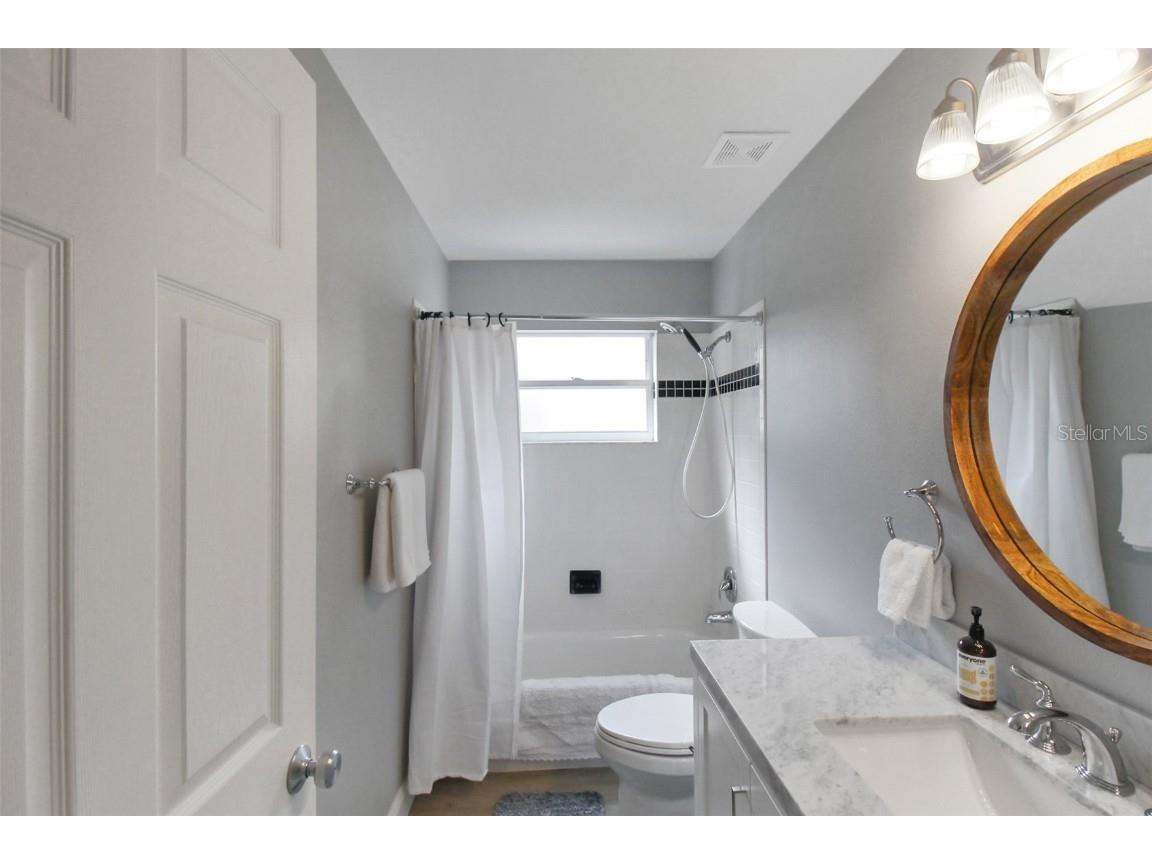 1304 Capri Isles Boulevard #31 Venice FL 34292 A4649799 image40