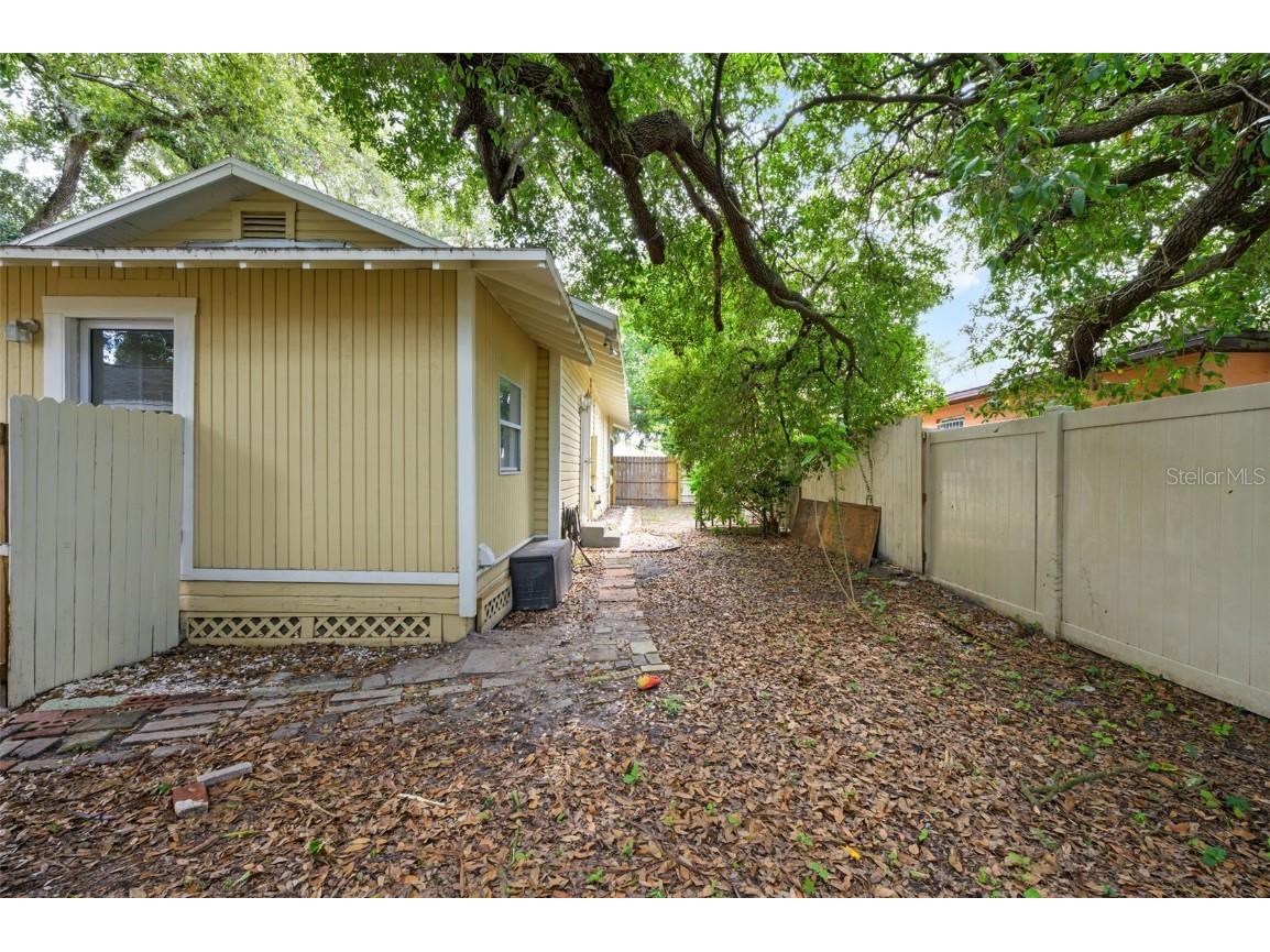 1304 E 32nd Avenue Tampa FL 33603 TB8450768 image28