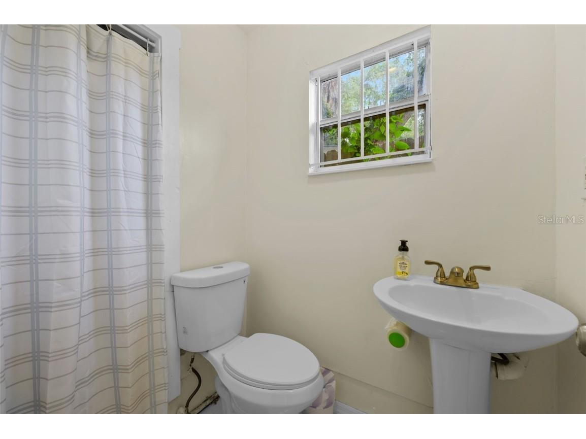 1304 E 32nd Avenue Tampa FL 33603 TB8450768 image39
