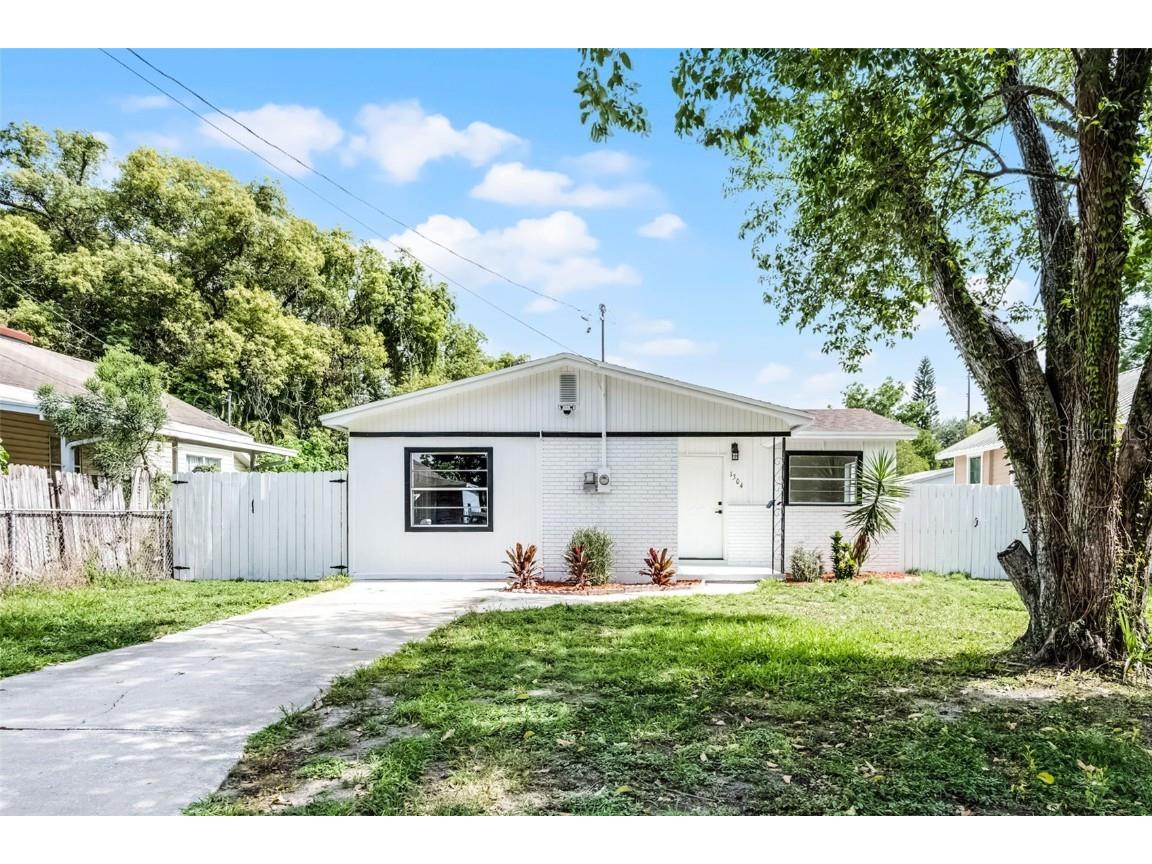 1304 E Myrtle St Lakeland FL 33801 TB8395232 image1