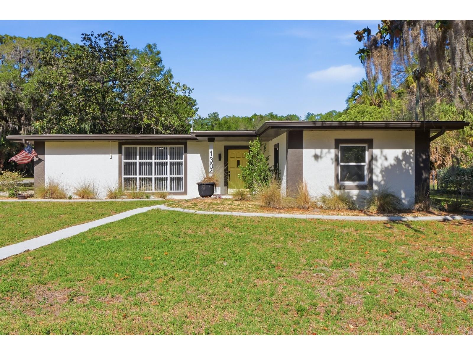 1304 NE 5th Avenue Crystal River FL 34428 P4938030 image1