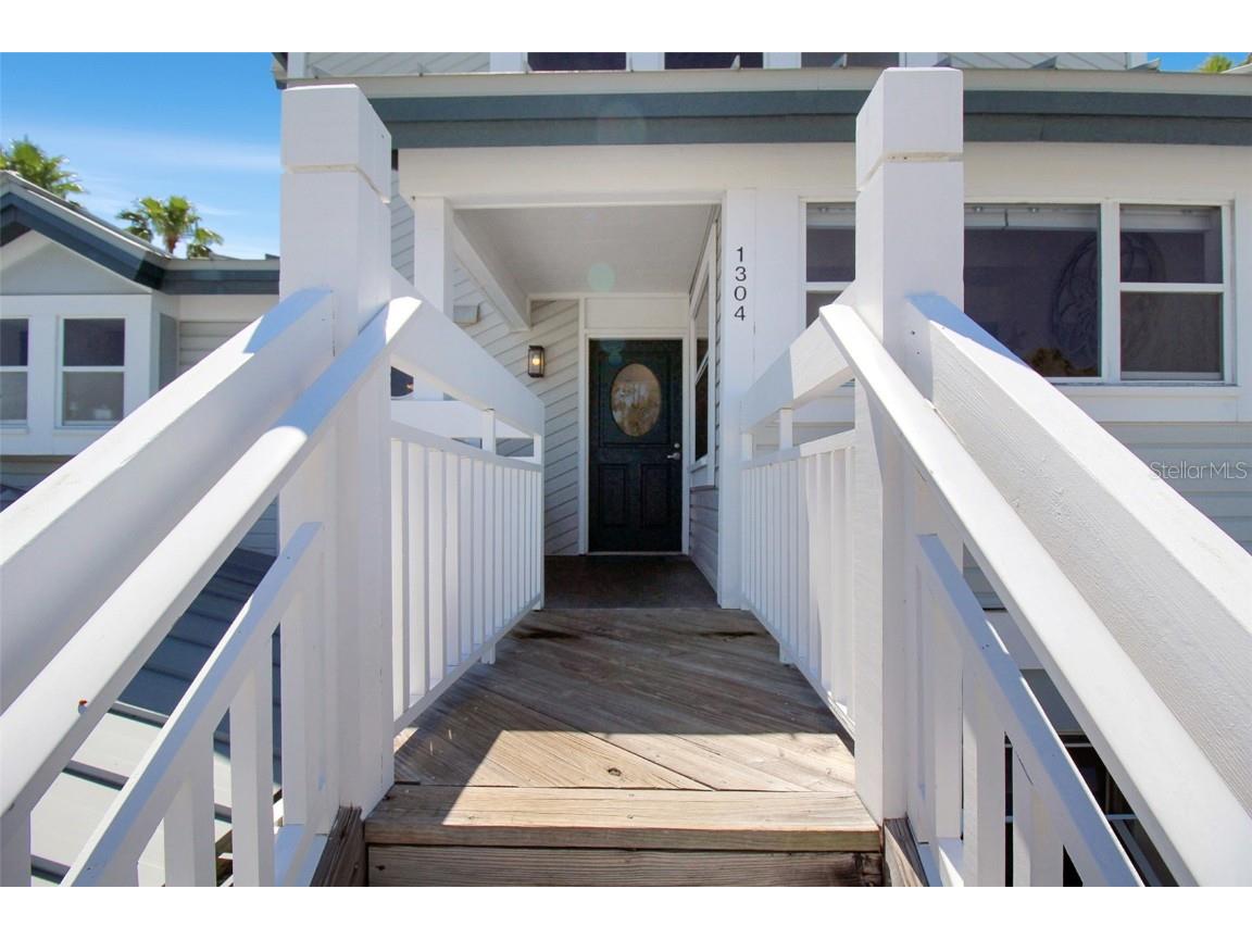 1304 Siesta Bayside Drive #1304B Sarasota FL 34242 A4608098 image3