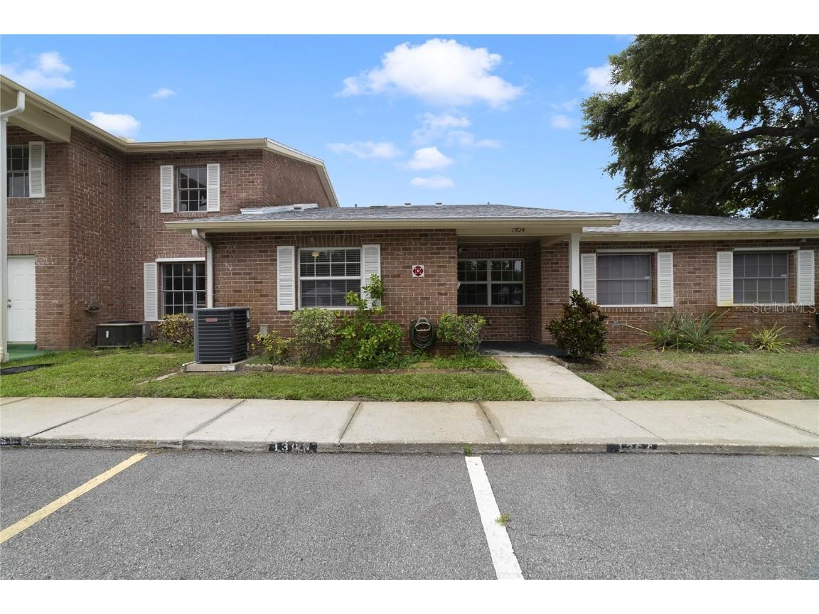 1304 Village Way Orlando FL 32807 O6221848 image1