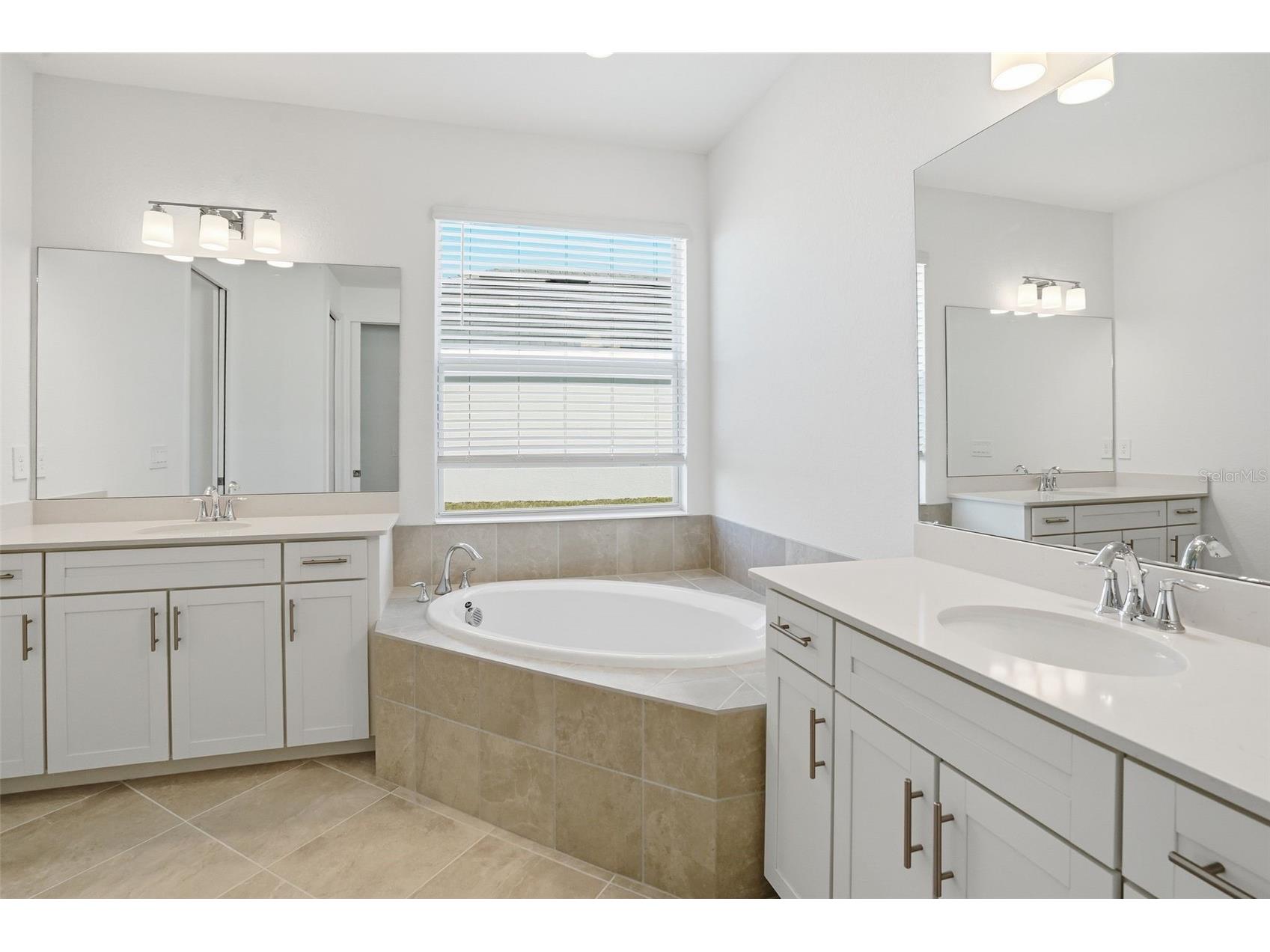 13044 Tulum Loop Venice FL 34293 TB8467762 image16