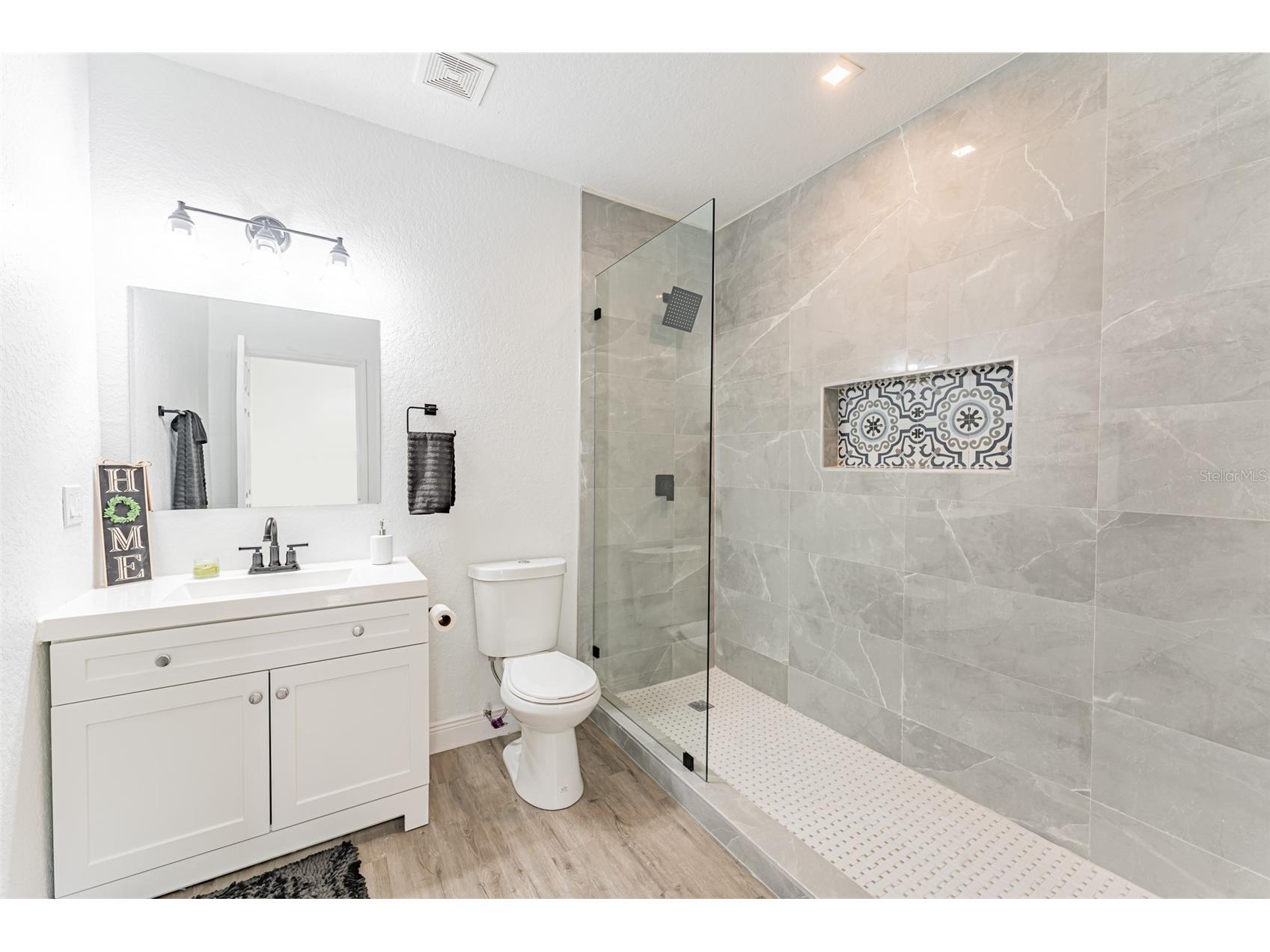 1305 E Osborne Avenue Tampa FL 33603 TB8481457 image4