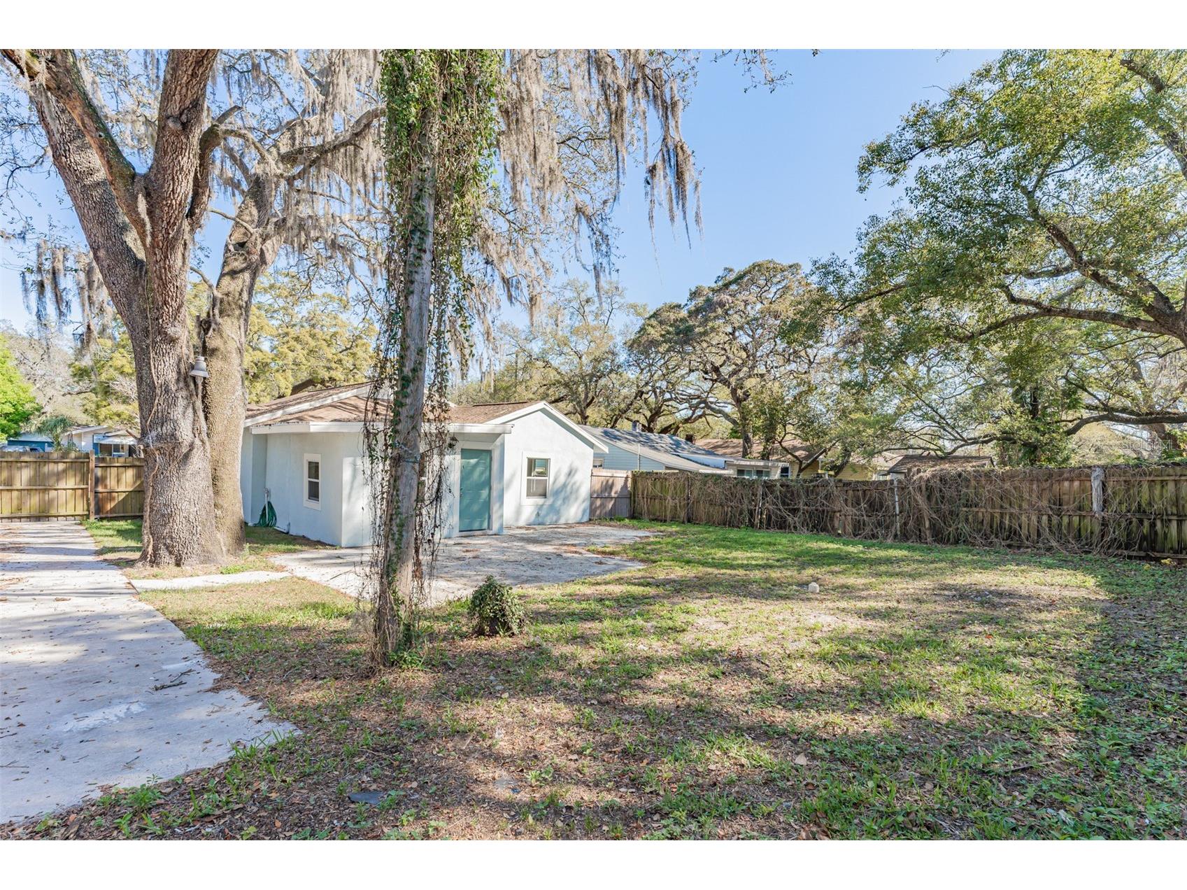 1305 E Osborne Avenue Tampa FL 33603 TB8481457 image40