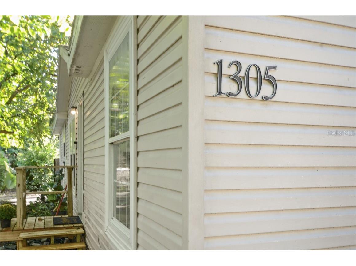 1305 Groveland Avenue Orlando FL 32806 O6355831 image1