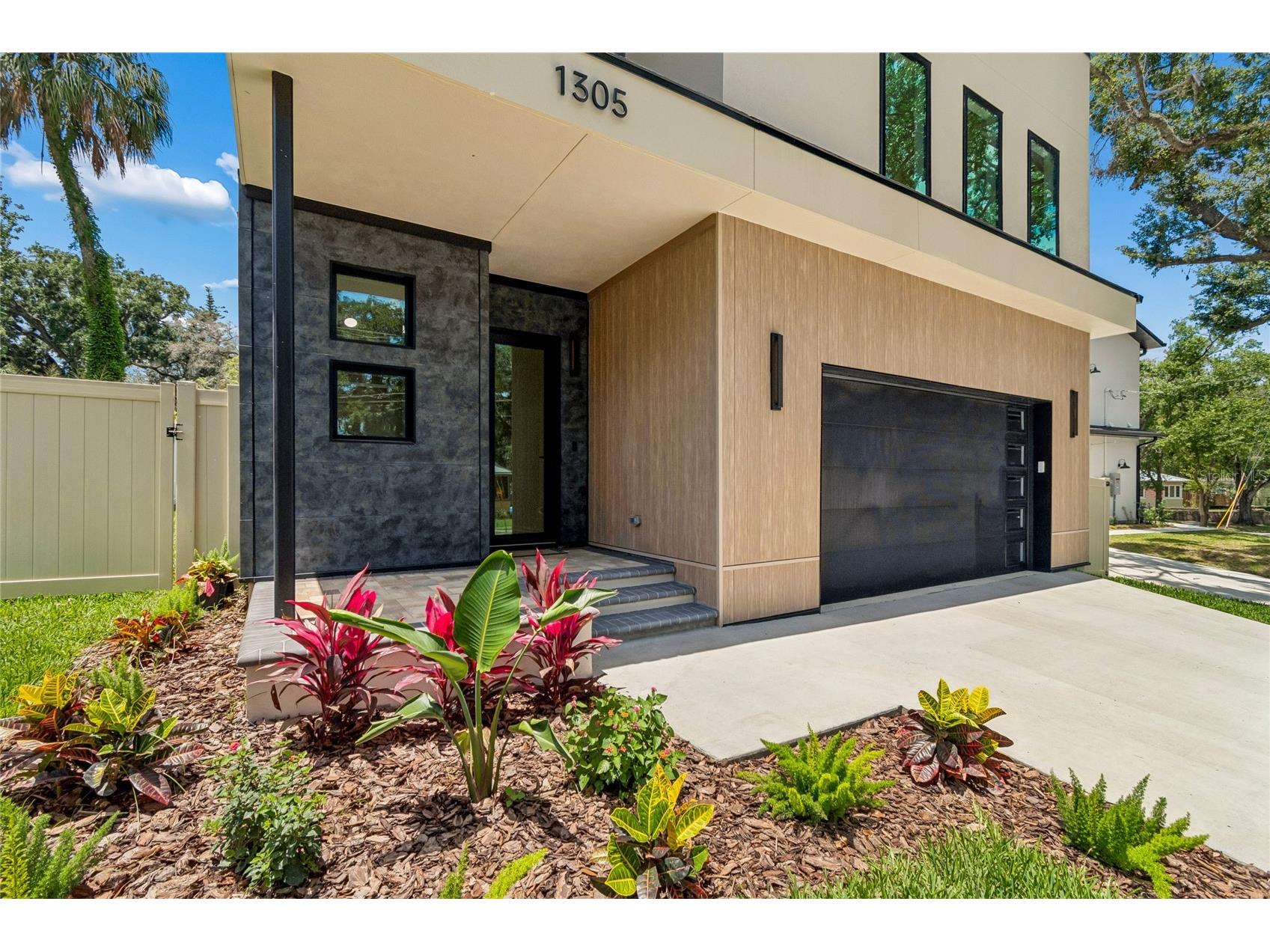 1305 Hilton Place Tampa FL 33604 TB8476383 image5