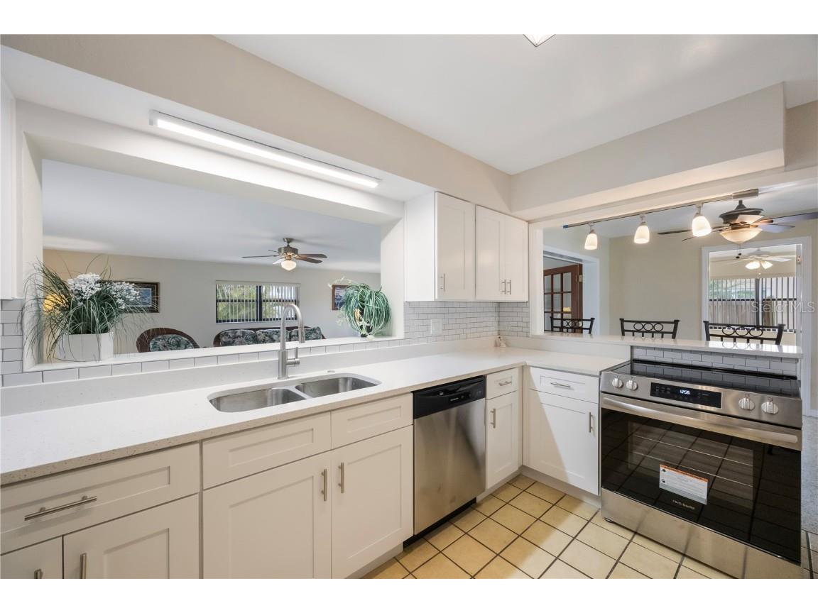 1305 Marion Drive S Saint Petersburg FL 33707 TB8393532 image14