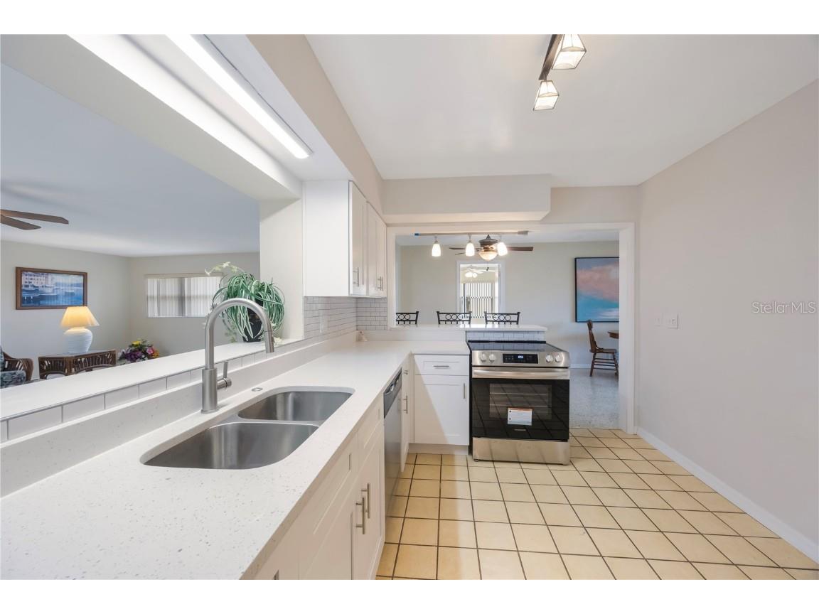 1305 Marion Drive S Saint Petersburg FL 33707 TB8393532 image18